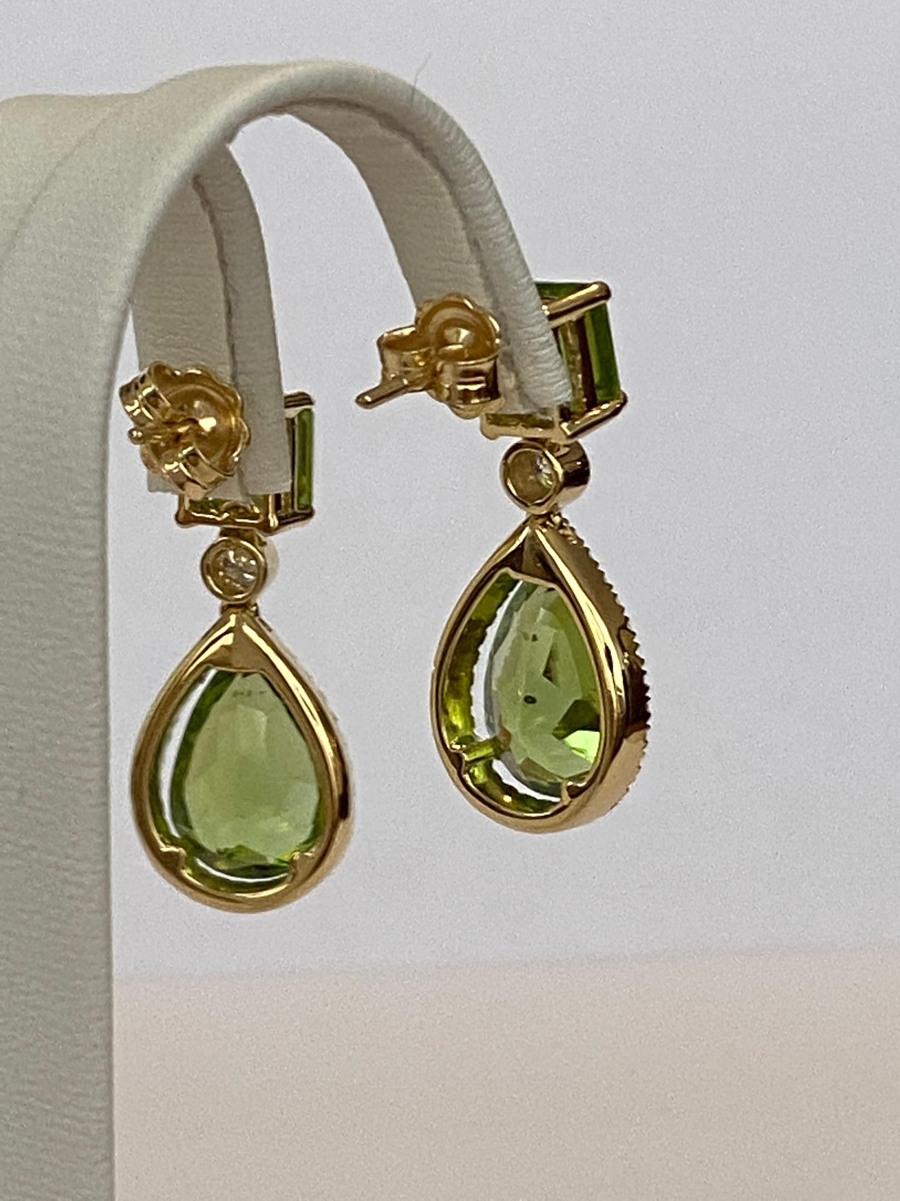 ALGT certified 18 kt gold Peridot Earrings with Diamonds For Sale 3