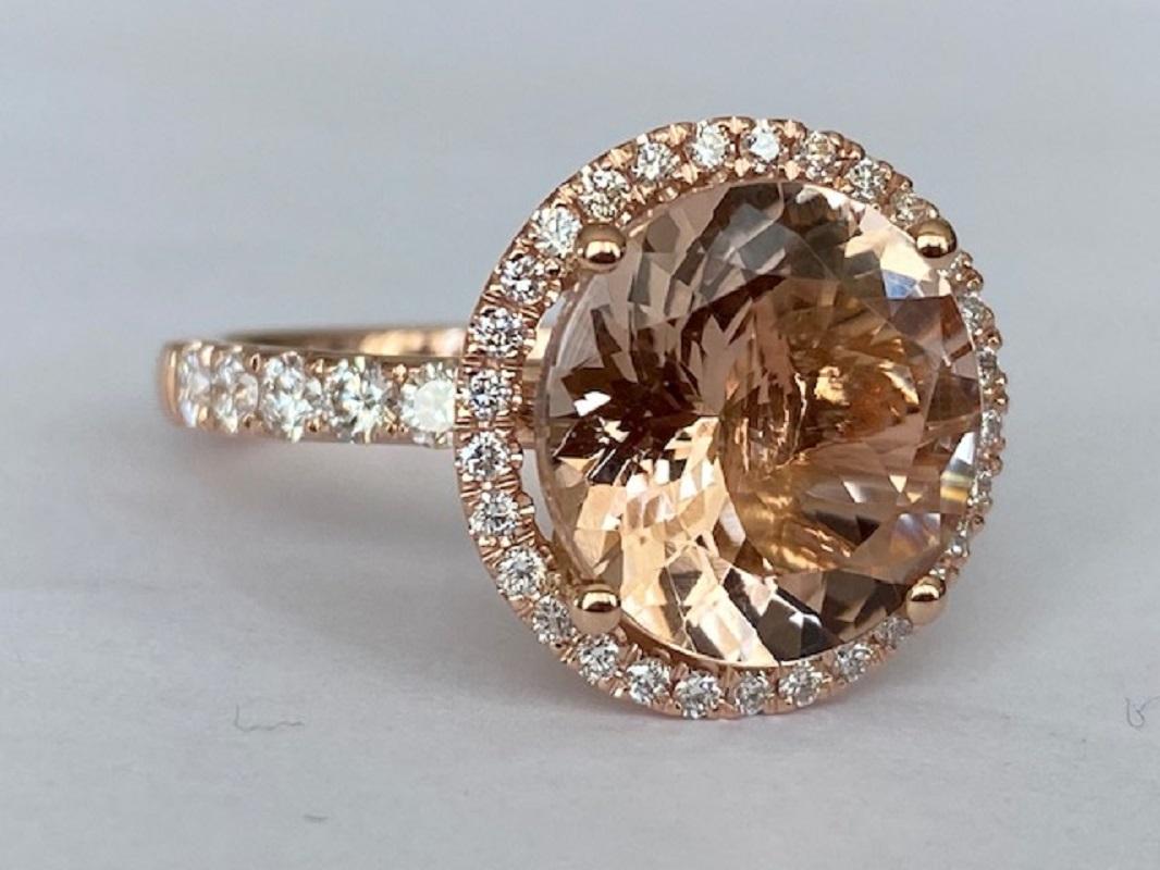 ALGT Certified 18 Kt. Pink Gold Ring with 5.10 Ct Morganite and Diamonds In New Condition For Sale In AMSTERDAM, NL