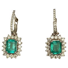 ALGT Certified 18 kt. White gold Dangle Earrings with Emerald and  Diamonds