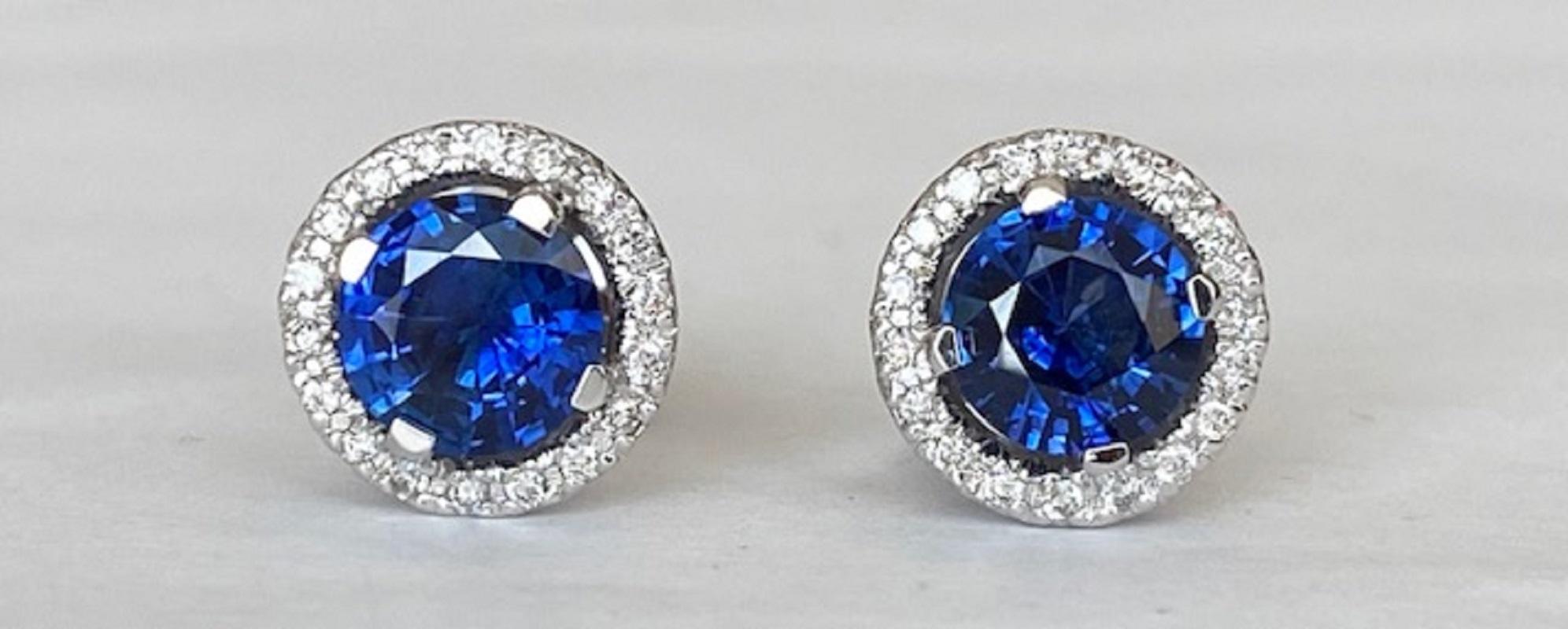 ALGT Certified 18 Kt. White Gold Earrings with 1.62 Ct Sapphires and Diamonds In New Condition For Sale In AMSTERDAM, NL