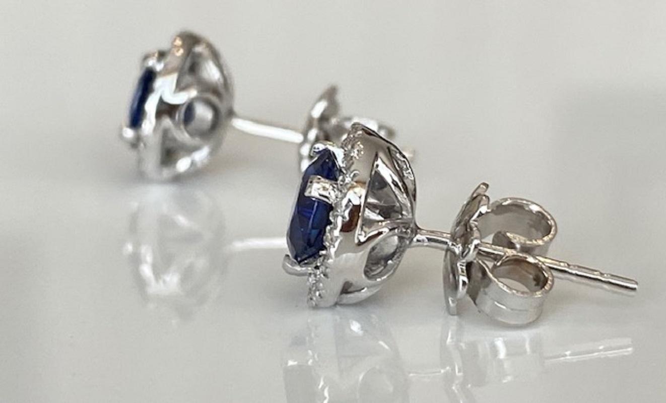 ALGT Certified 18 Kt. White Gold Earrings with 1.62 Ct Sapphires and Diamonds For Sale 2