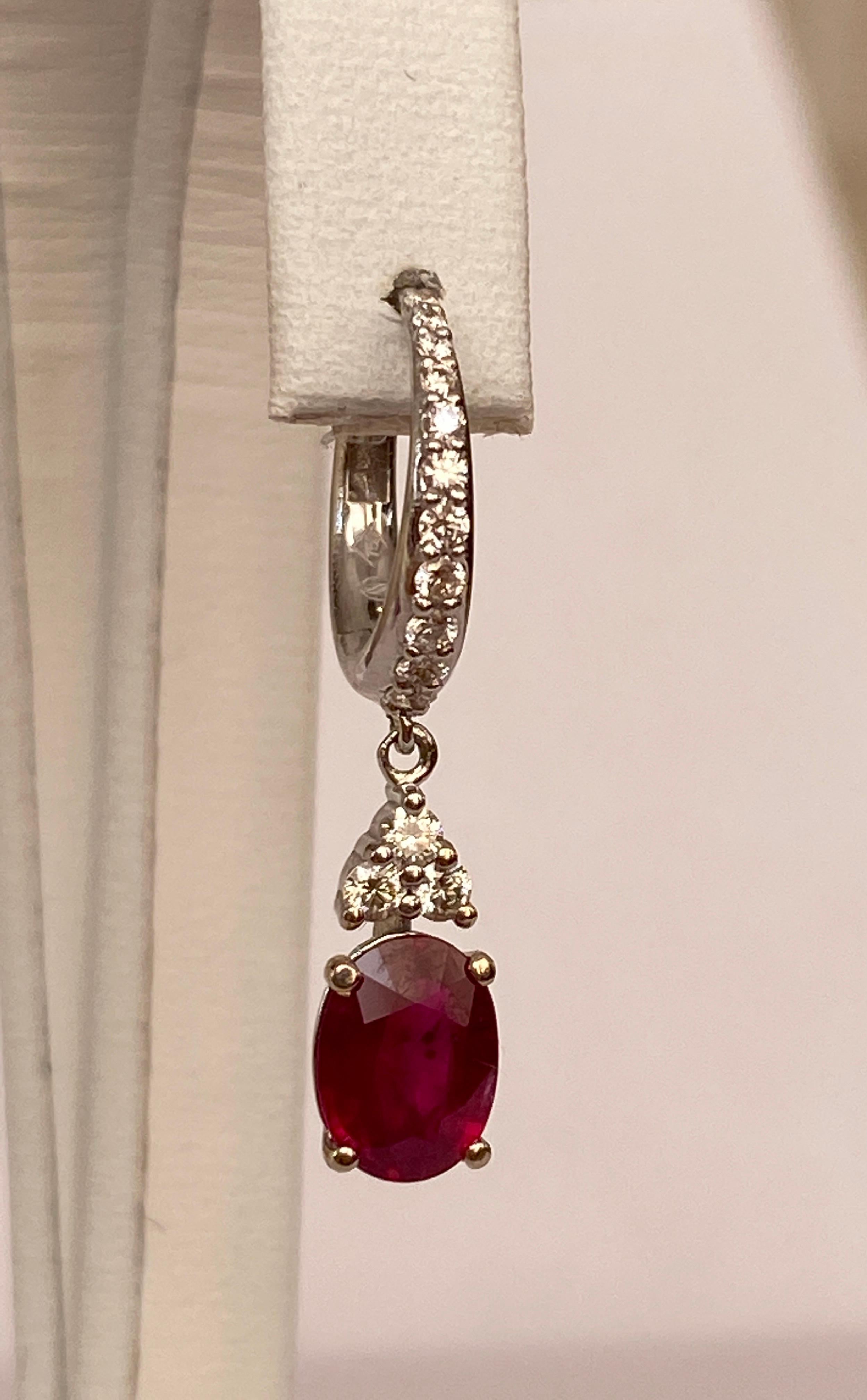 ALGT Certified 18 Kt. White Gold Earrings with 2.28 Ct Rubies and Diamonds In New Condition For Sale In AMSTERDAM, NL