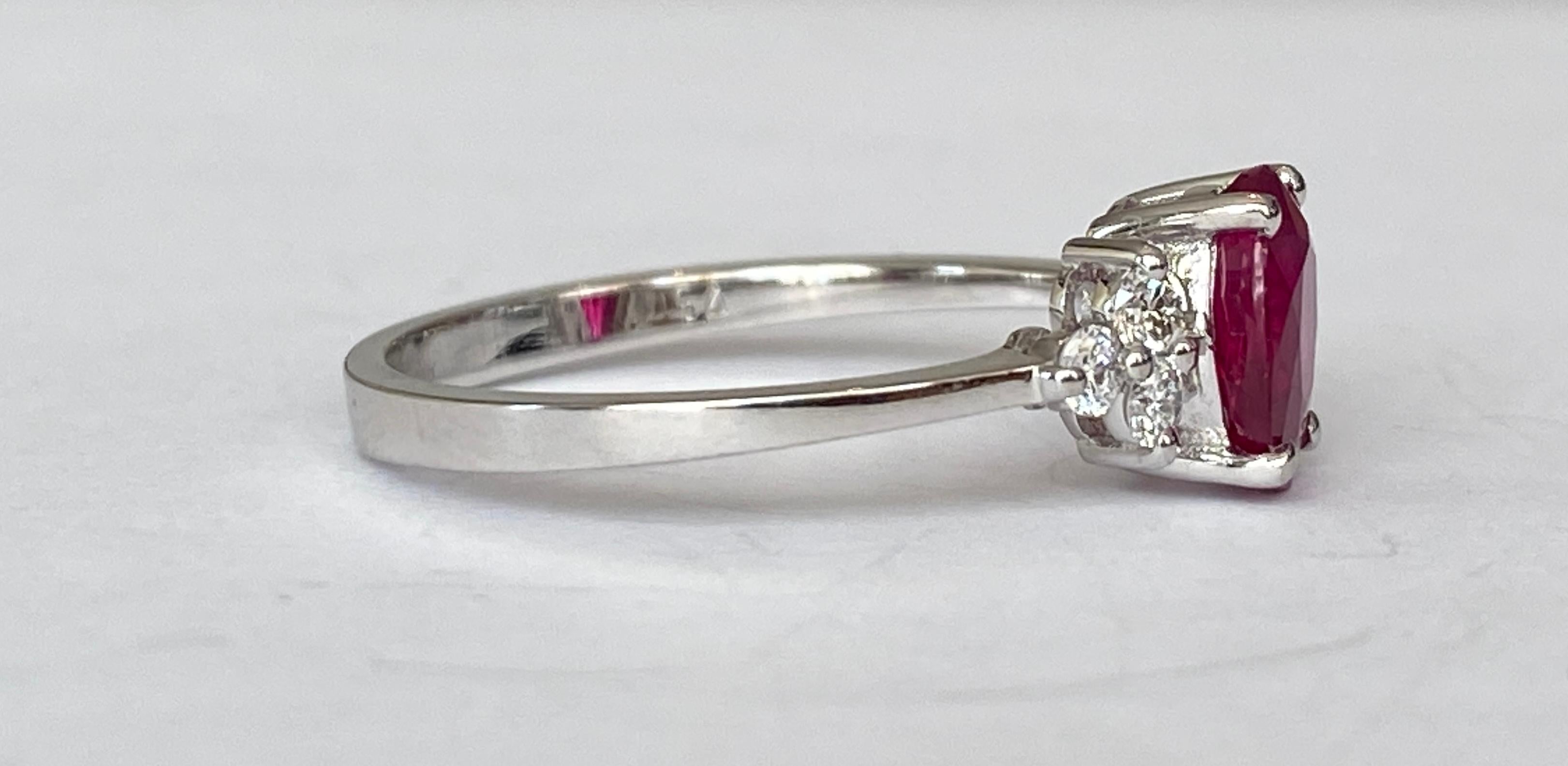 Certified 18 Kt.White Gold  Engagement Diamond Ring with 1.23 Ct Ruby In New Condition For Sale In AMSTERDAM, NL