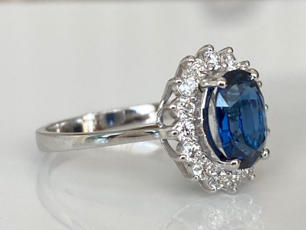 Women's ALGT Certified 18 Kt. White Gold Ring with 1.65 Carat Sapphire and Diamonds For Sale