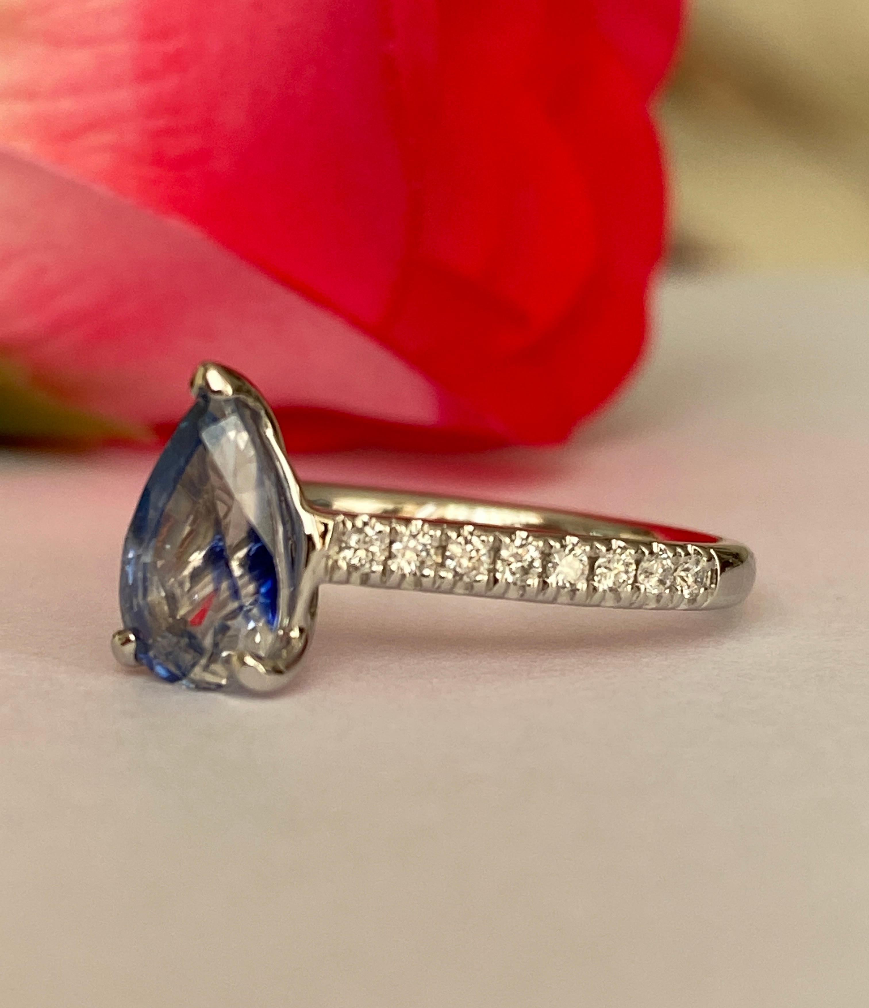 ALGT-zertifiziert 2,08 Karat Ceylon  Cocktailring mit Saphir und Diamant aus Weißgold im Angebot 4