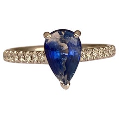 ALGT Certified 1.90 Carat Ceylon  Sapphire & Diamond Cocktail Ring in White gold