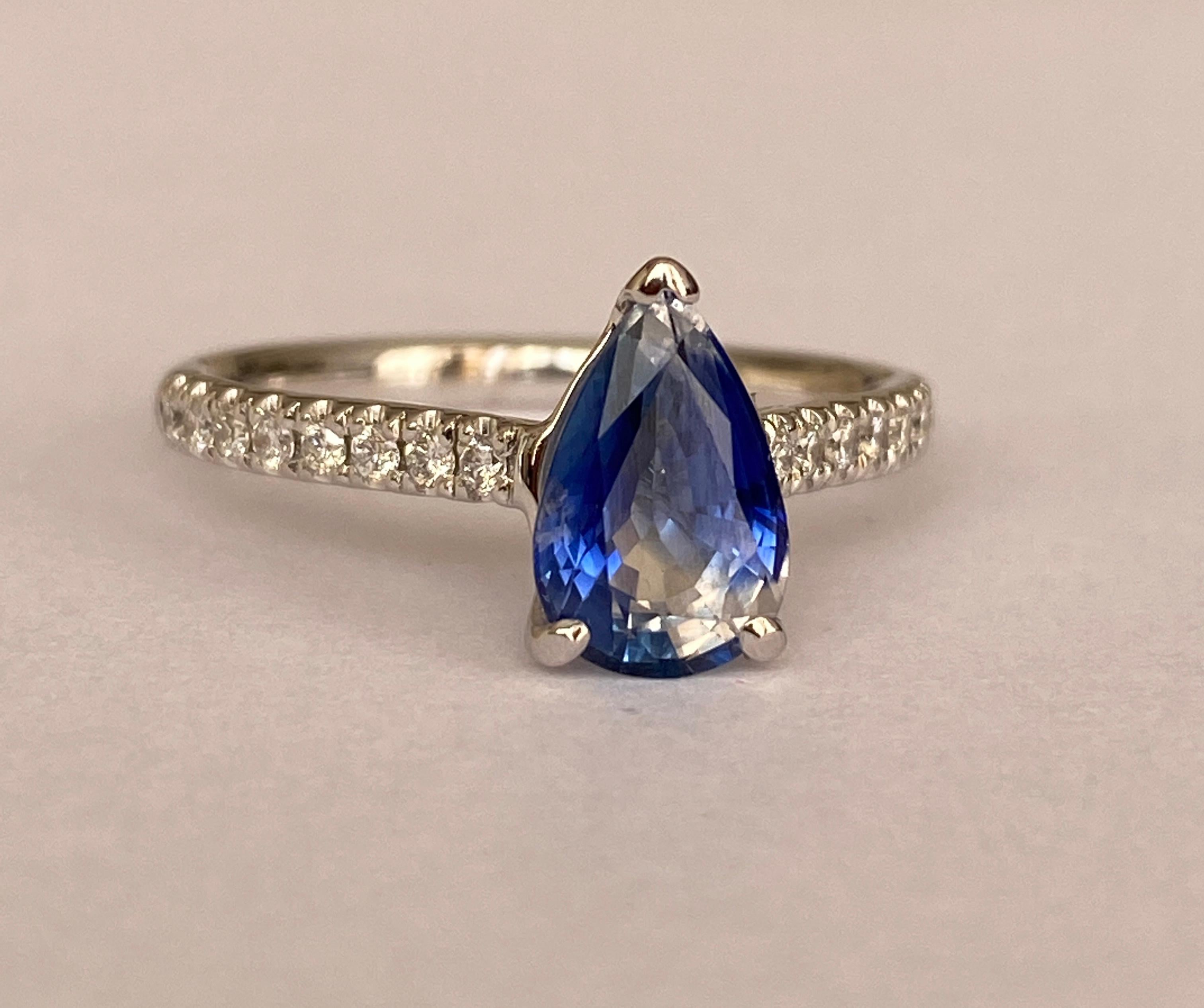 ALGT-zertifiziert 2,08 Karat Ceylon  Cocktailring mit Saphir und Diamant aus Weißgold im Zustand „Neu“ im Angebot in AMSTERDAM, NL