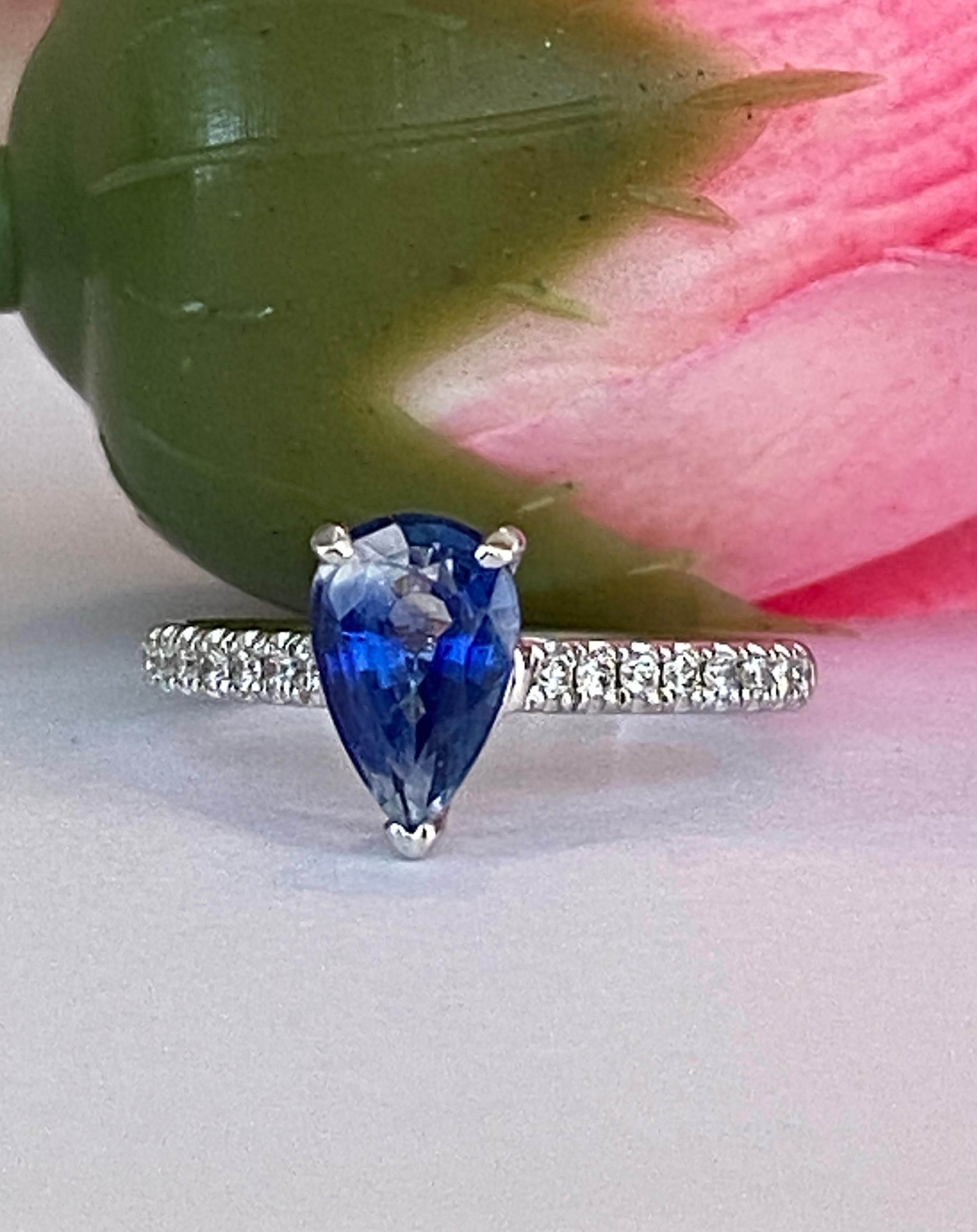 ALGT-zertifiziert 2,08 Karat Ceylon  Cocktailring mit Saphir und Diamant aus Weißgold für Damen oder Herren im Angebot