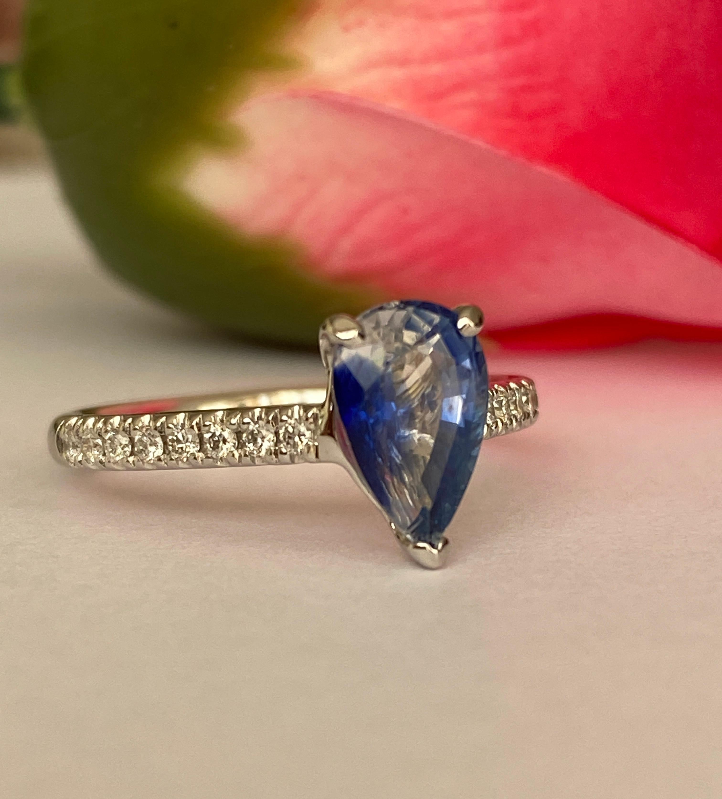 ALGT-zertifiziert 2,08 Karat Ceylon  Cocktailring mit Saphir und Diamant aus Weißgold im Angebot 2