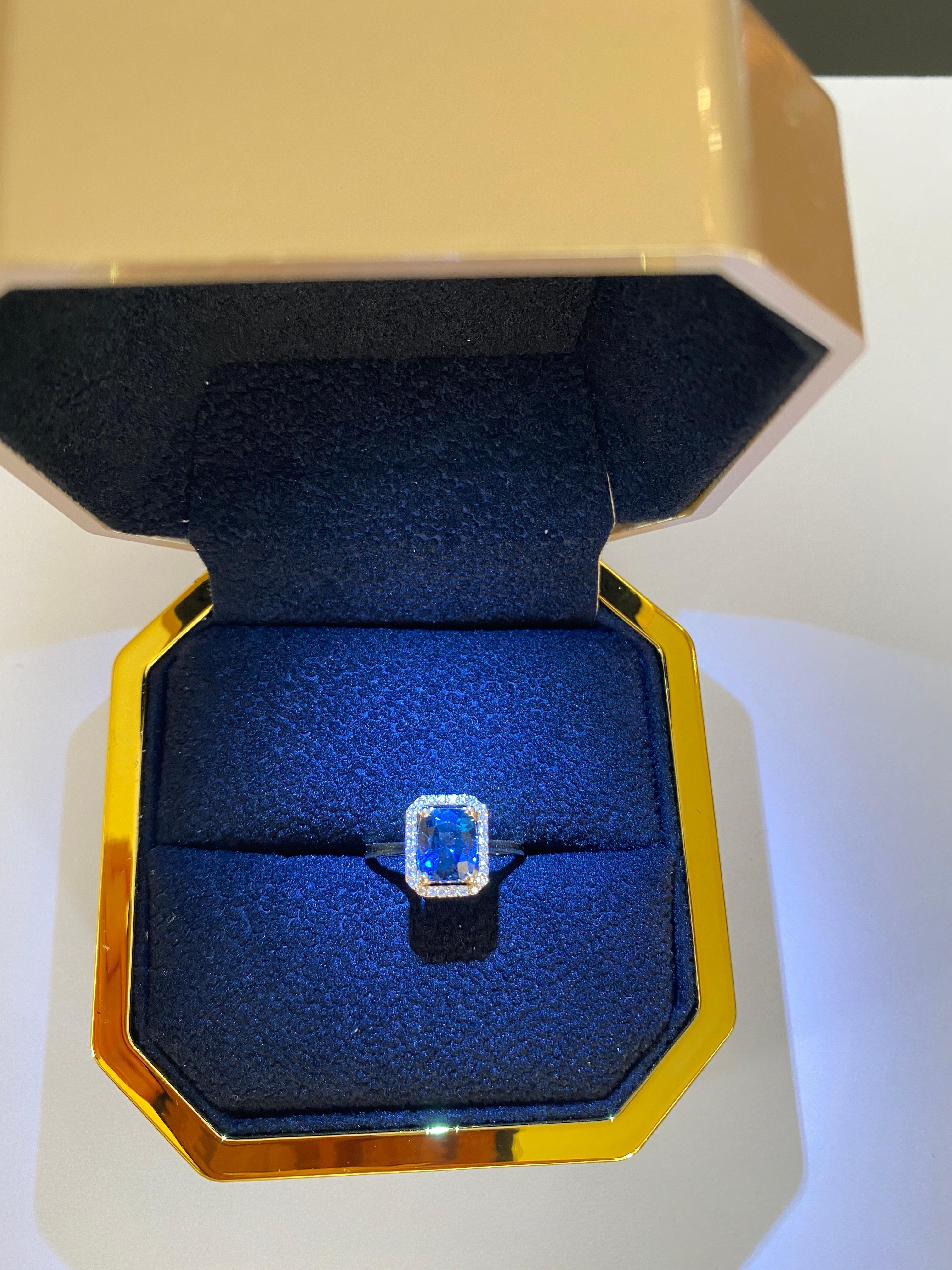 ALGT Certified 2.13ct Natural color change Spinel and Diamonds 18 kt gold ring For Sale 10