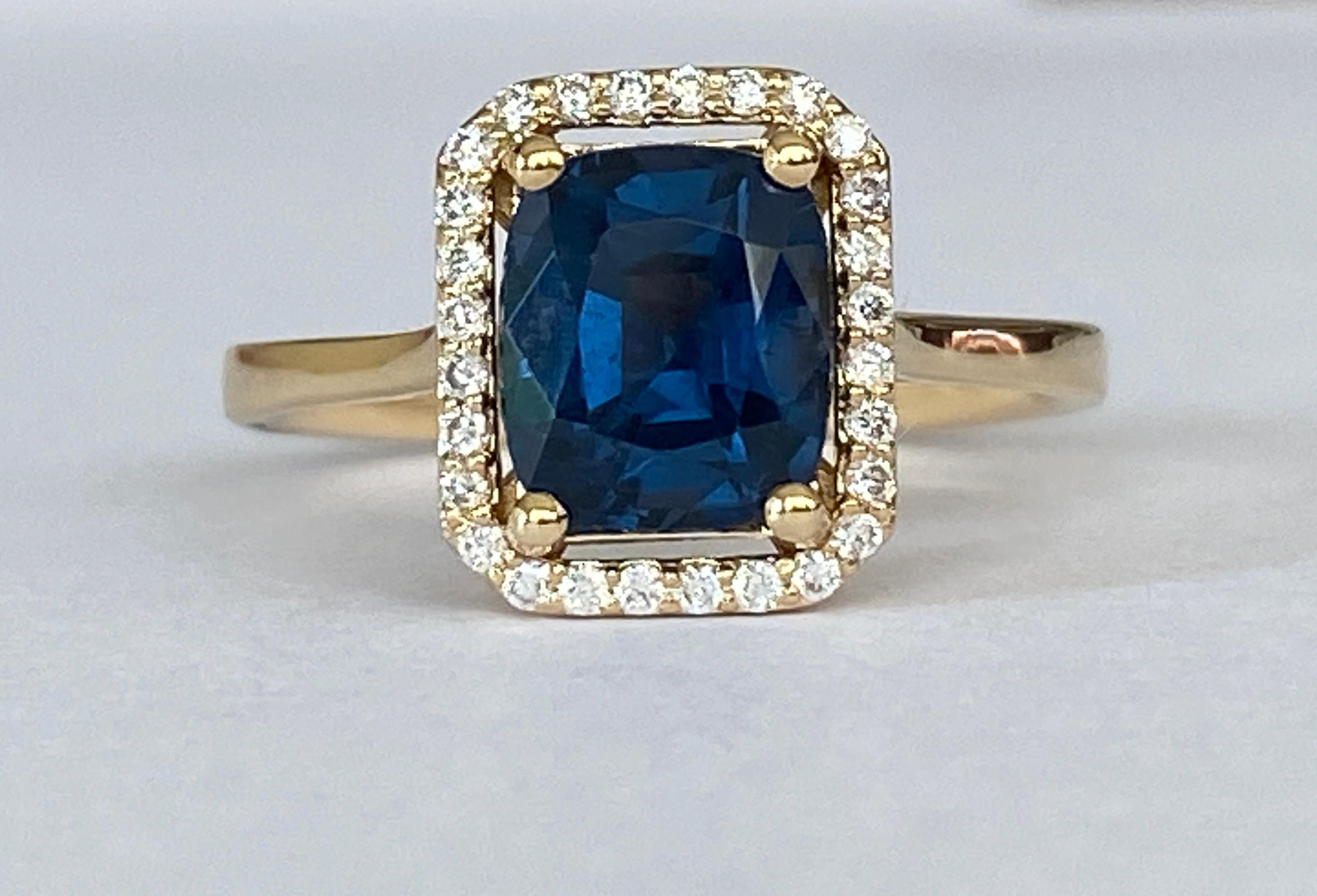 ALGT Certified 2.13ct Natural color change Spinel and Diamonds 18 kt gold ring For Sale 1