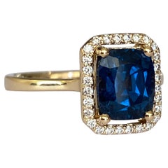Anello in oro 18 kt certificato ALGT con 2,13 carati di spinello naturale e diamanti