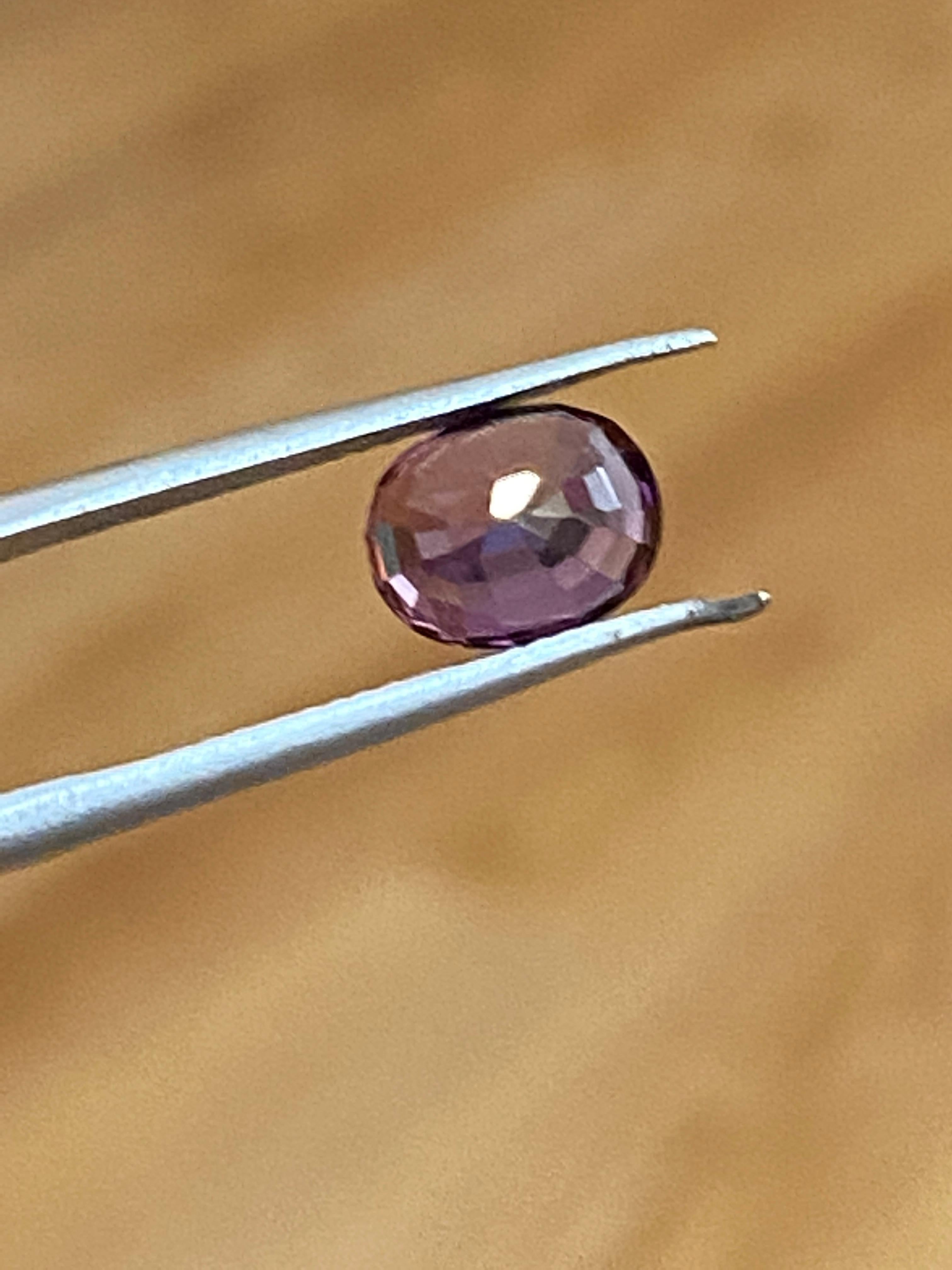 ALGT Certified 2.30 carat oval mixed cut Deep  Pink Spinel In New Condition For Sale In AMSTERDAM, NL