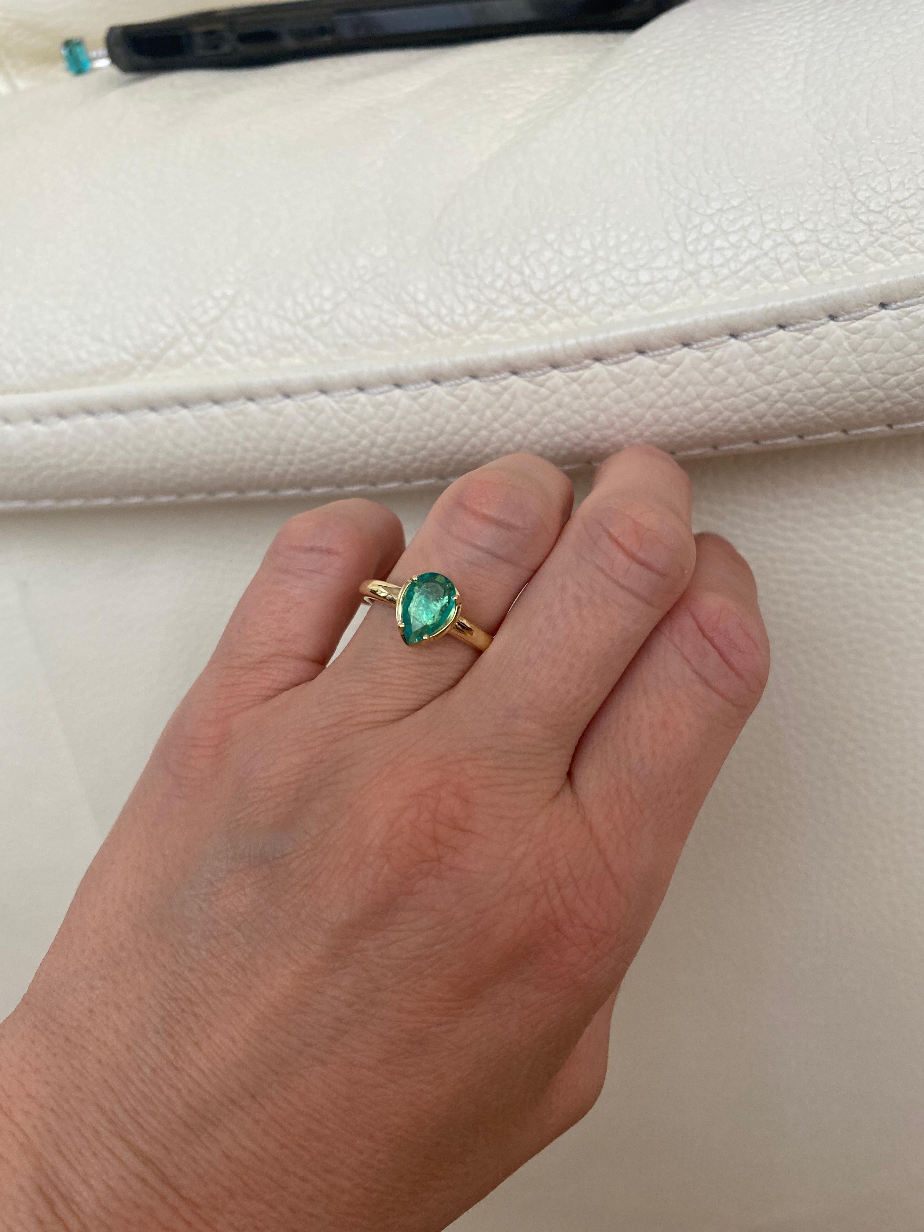 ALGT Anillo de oro de cóctel con diamante esmeralda certificado de 3,00 quilates en venta 4