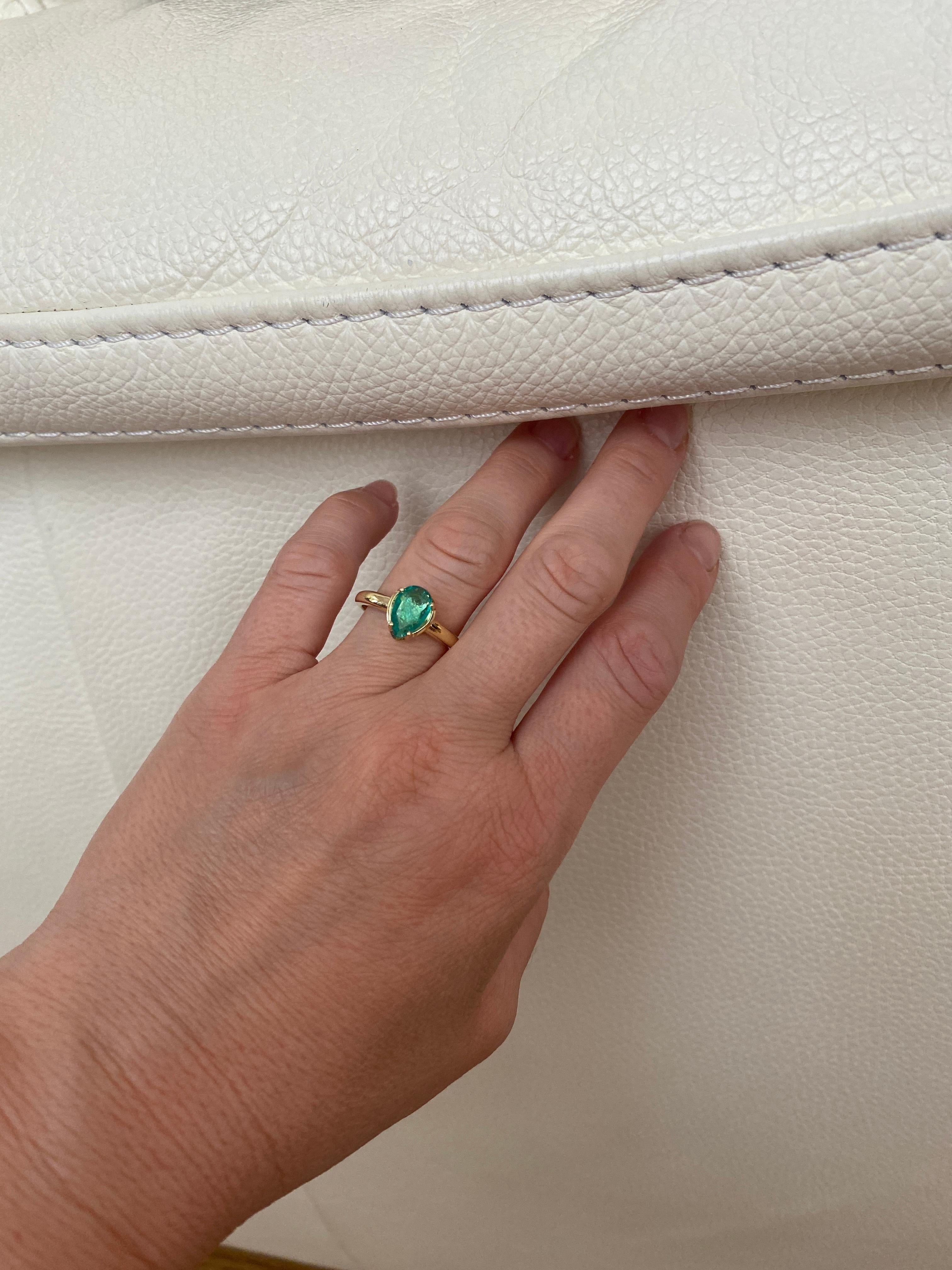 ALGT Anillo de oro de cóctel con diamante esmeralda certificado de 3,00 quilates en venta 5