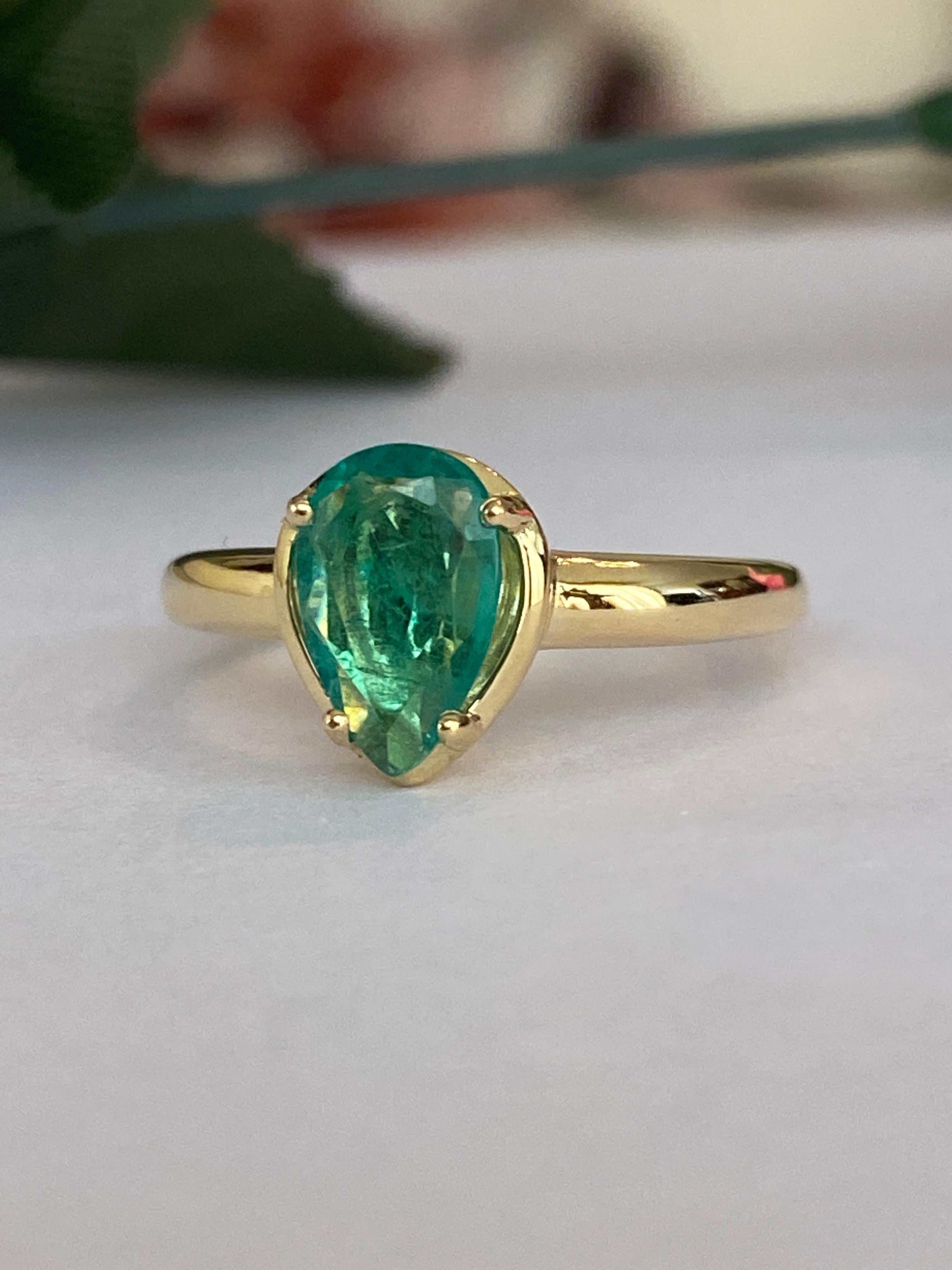 ALGT Anillo de oro de cóctel con diamante esmeralda certificado de 3,00 quilates en Nuevo estado para la venta en AMSTERDAM, NL