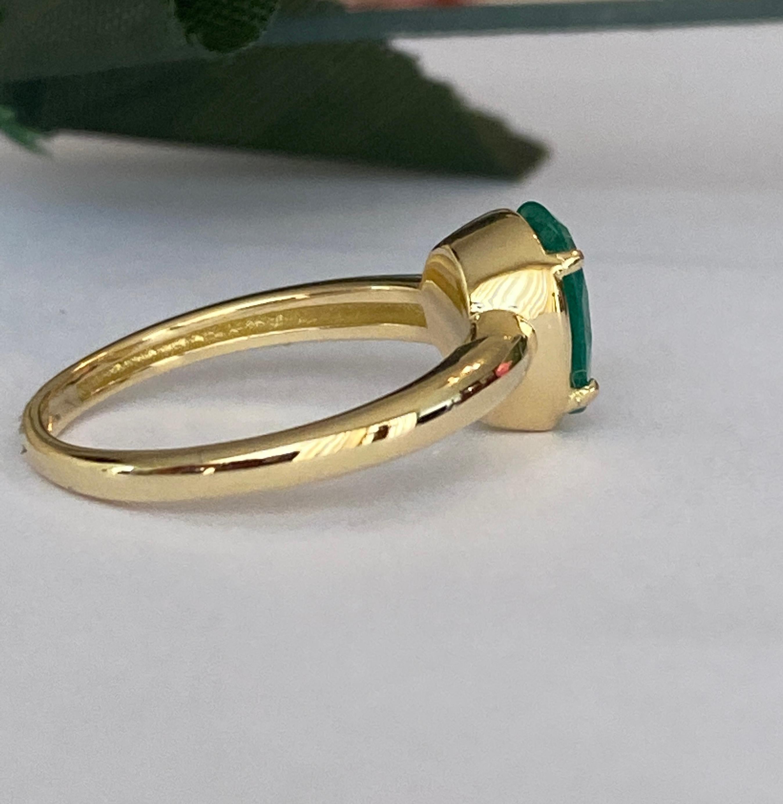 ALGT Anillo de oro de cóctel con diamante esmeralda certificado de 3,00 quilates en venta 2