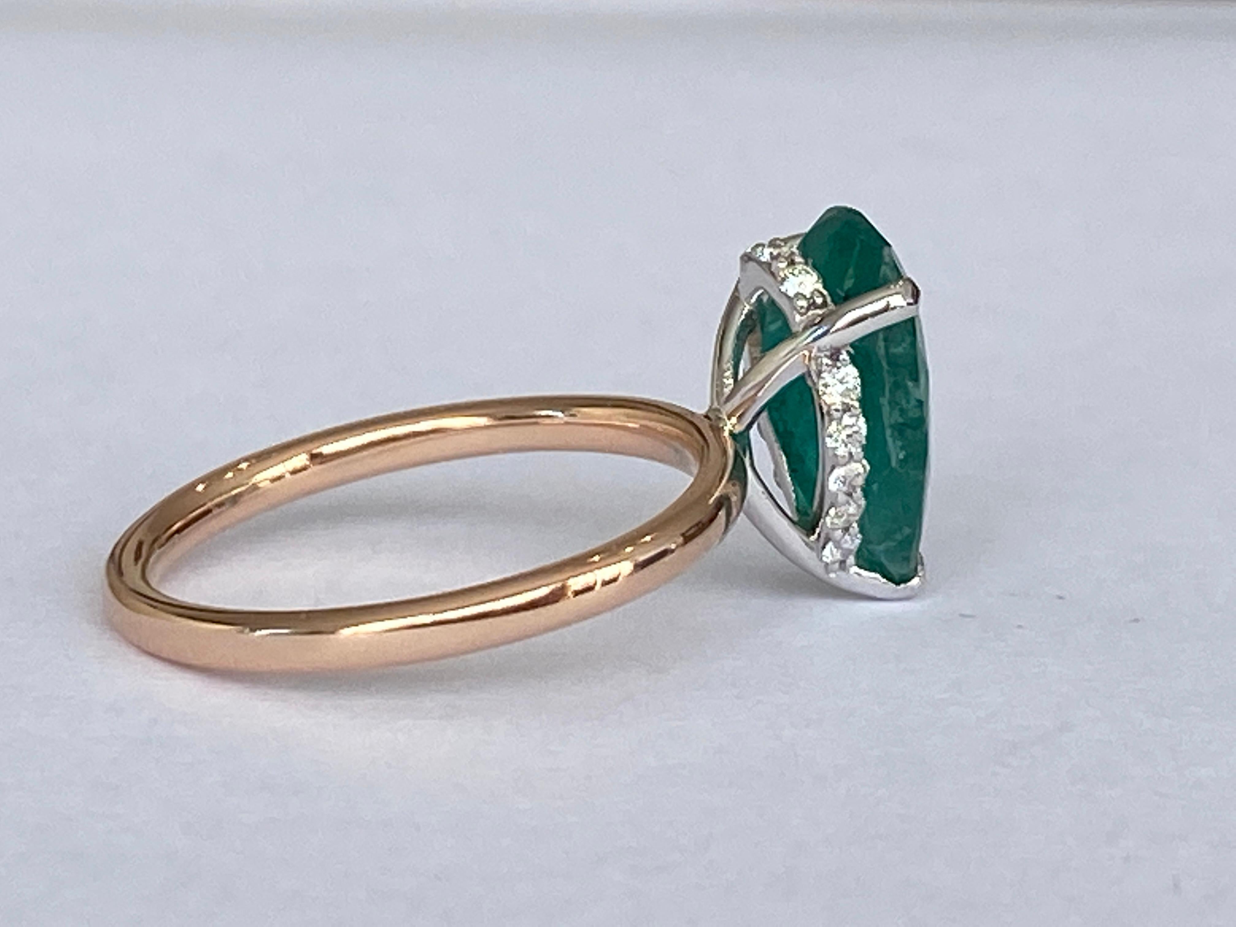 ALGT Certified 3.00 carat Emerald Diamond Cocktail Gold Ring In New Condition In AMSTERDAM, NL