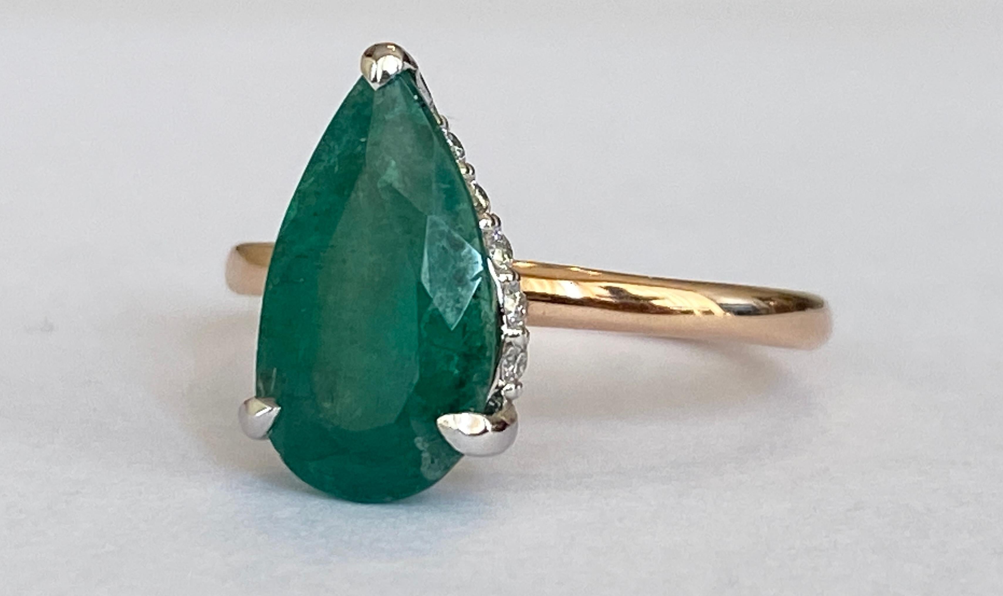ALGT Goldring mit zertifiziertem 3,00 Karat Smaragd-Diamant-Cocktailring für Damen oder Herren im Angebot