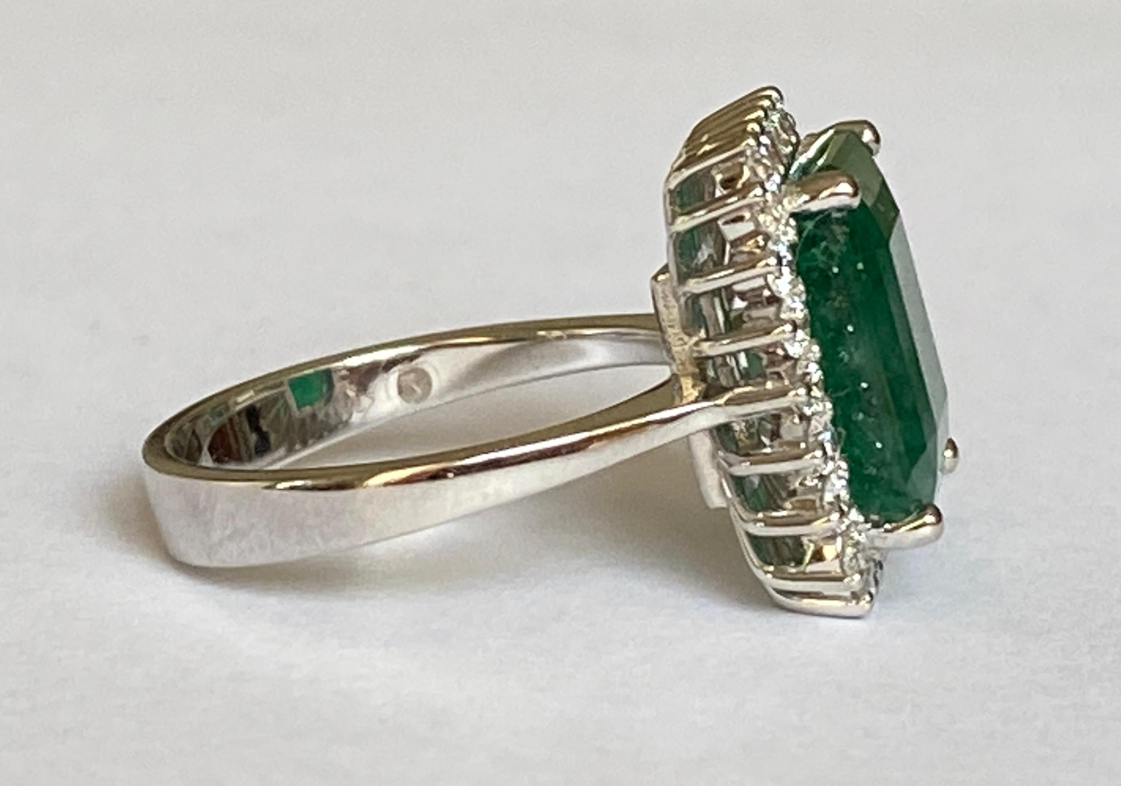 Women's ALGT Certified 6.11 carat Emerald Diamond Cocktail White gold Ring For Sale