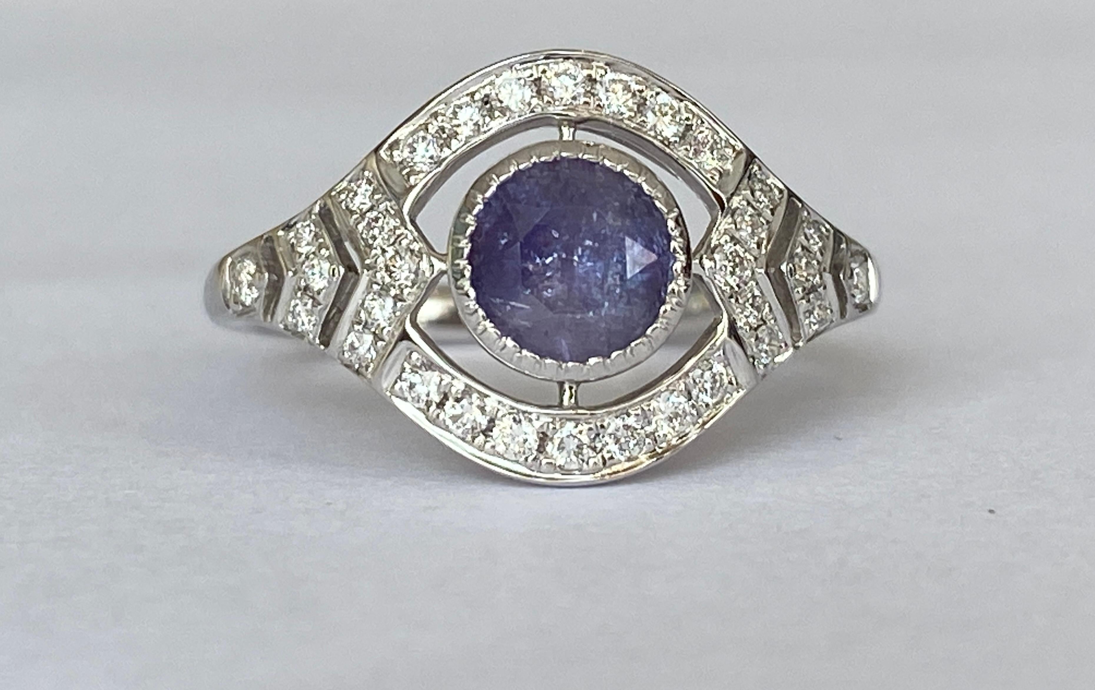 Barocco ALGT certificato Nature 0.77 Carati  Alessandrite e  Diamante  Oro bianco  Anello in vendita