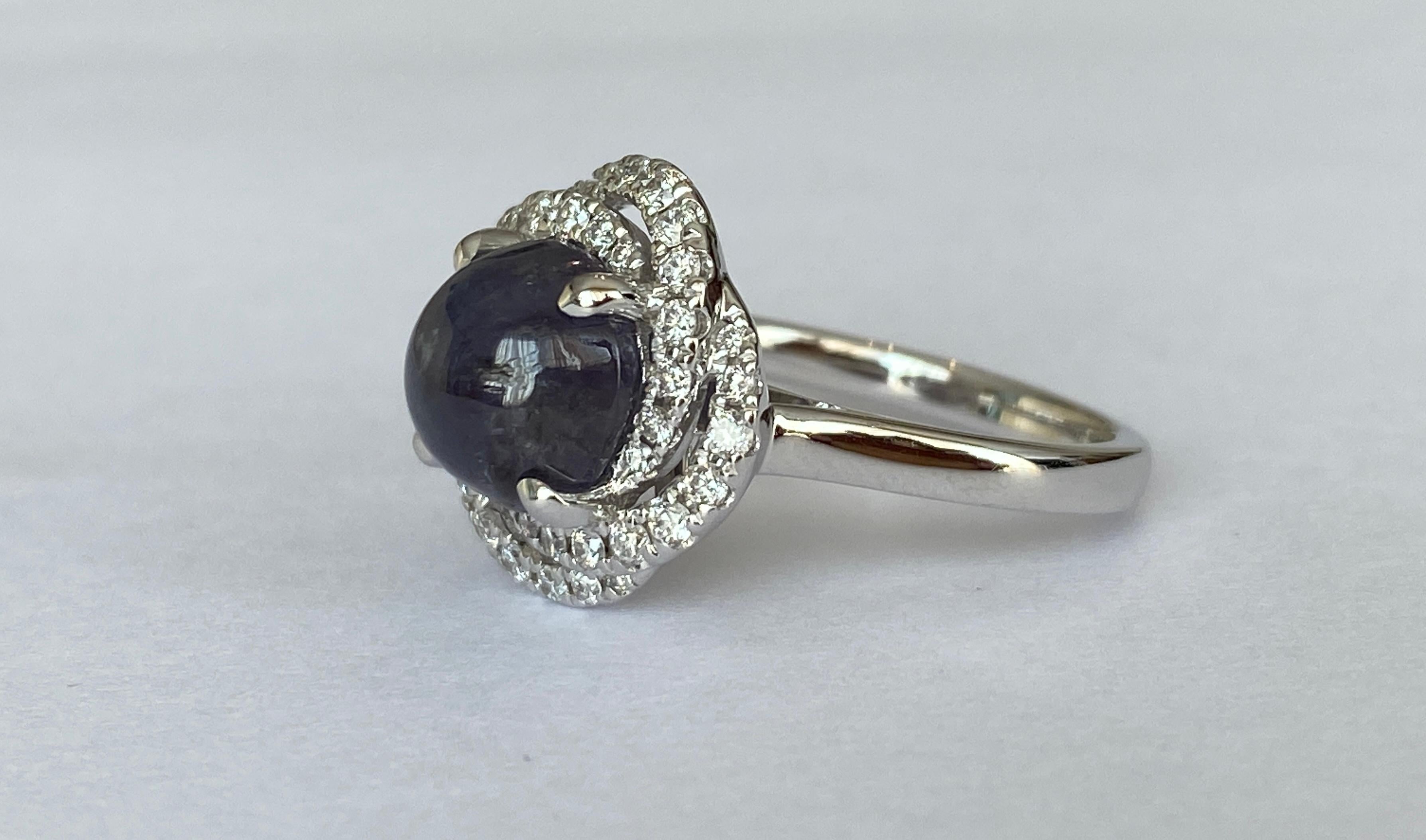 Cabochon ALGT certificato Nature 3.32 Carati  Alessandrite e  Diamante  Oro bianco  Anello in vendita