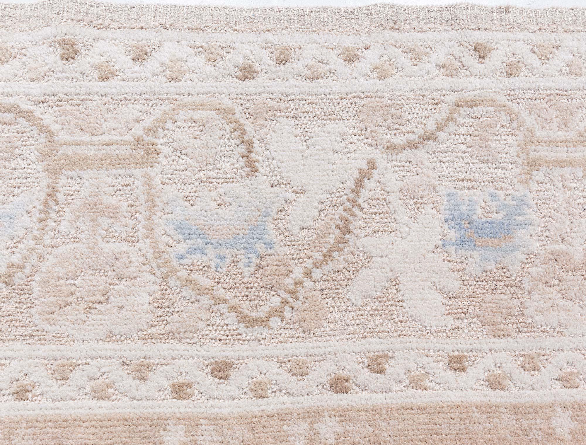 Tapis en laine fait à la main beige et bleu Alhambra Design de Doris Leslie Blau Neuf - En vente à New York, NY
