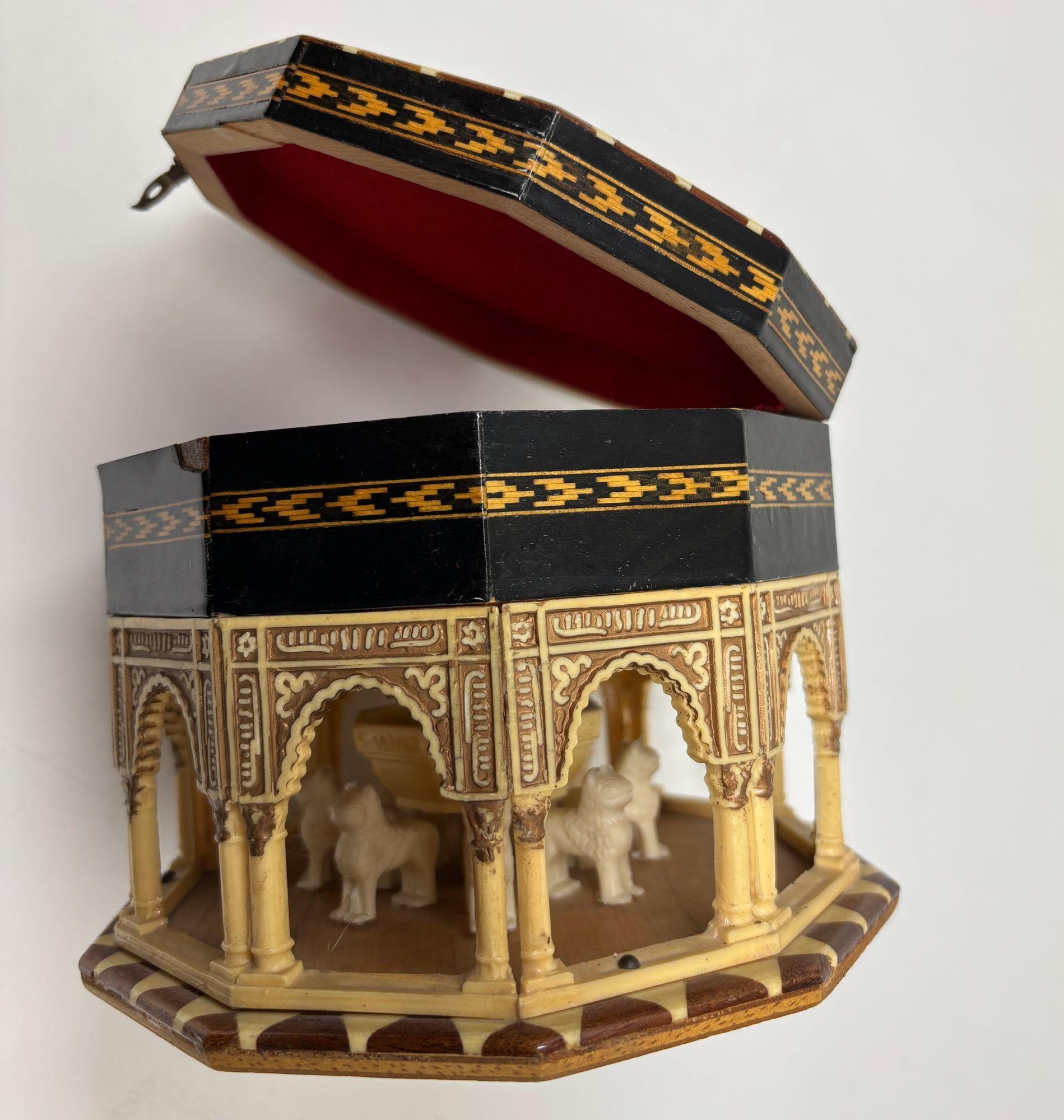 Joyero Artesanal Palacio de la Alhambra de Granada Morisco en venta