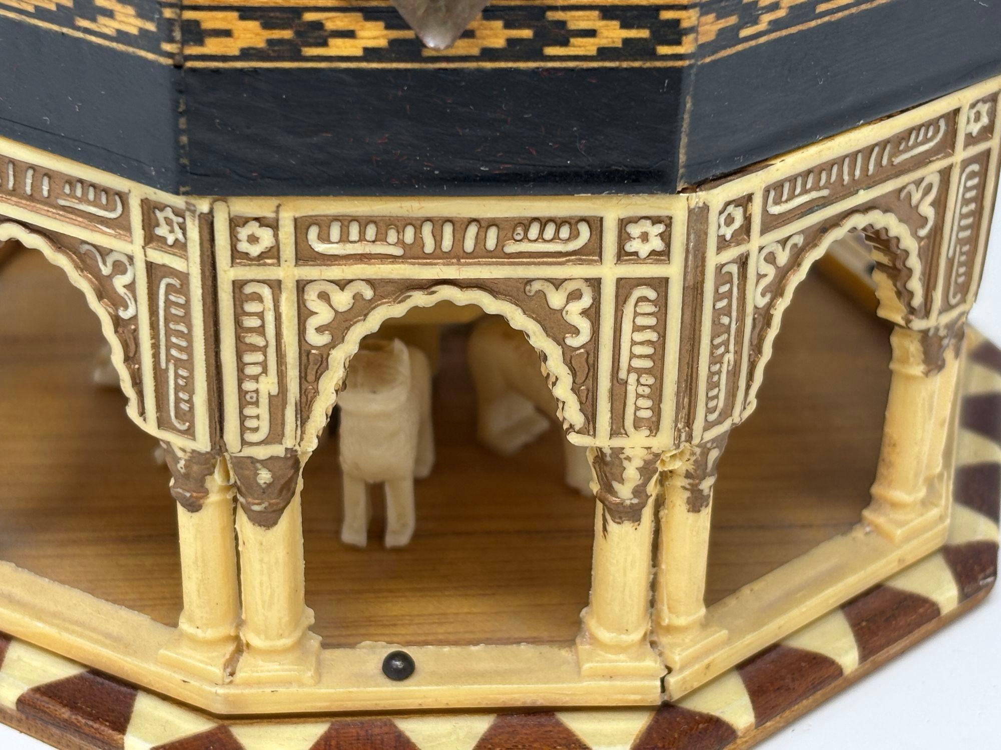 Joyero Artesanal Palacio de la Alhambra de Granada en Bueno estado para la venta en North Hollywood, CA