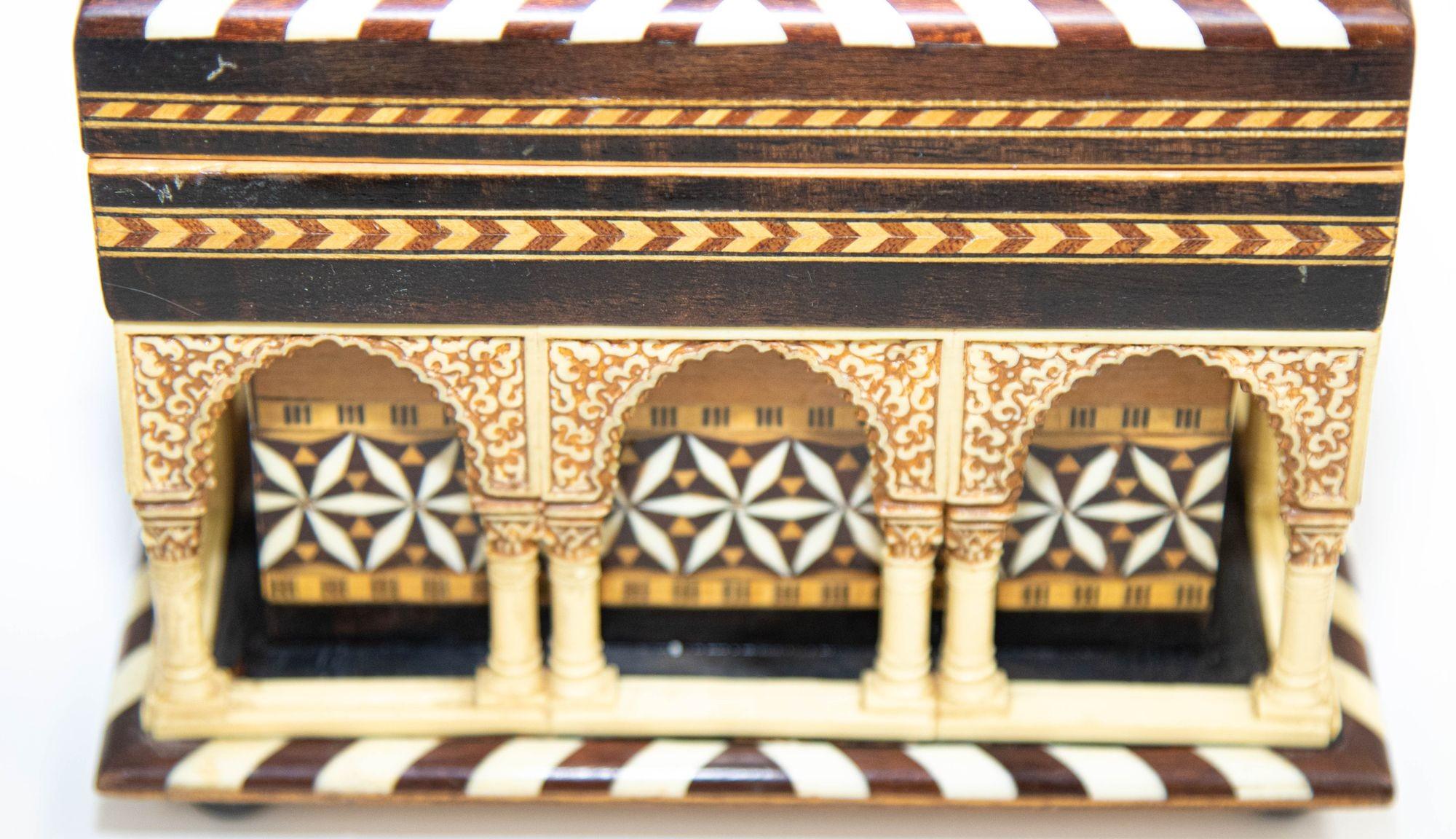 Alhambra Palace Granada Spain Handmade Footed Moorish Box 1950's 8