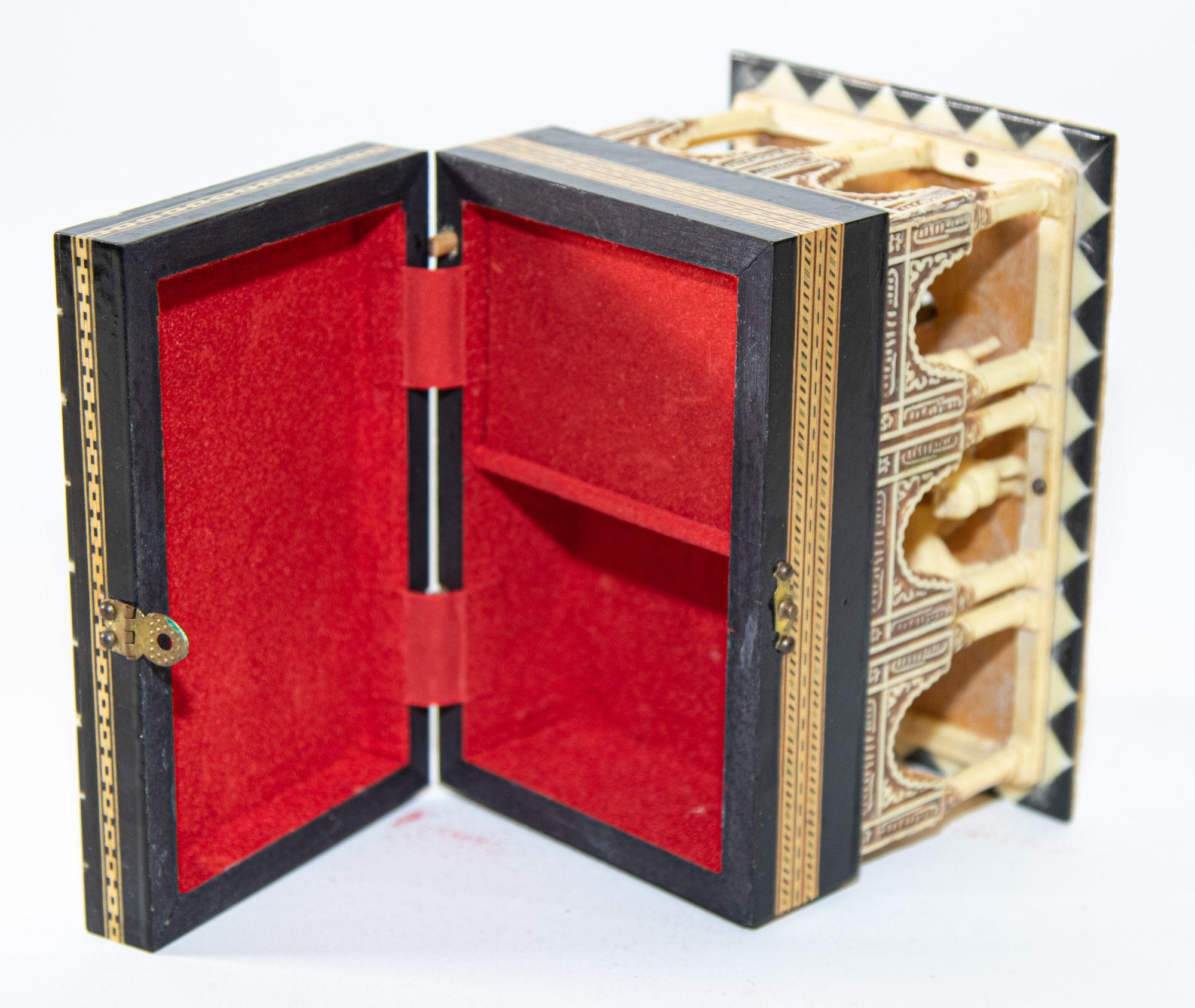 Alhambra Palace The Court of the Lions Handmade Moorish Music Box by