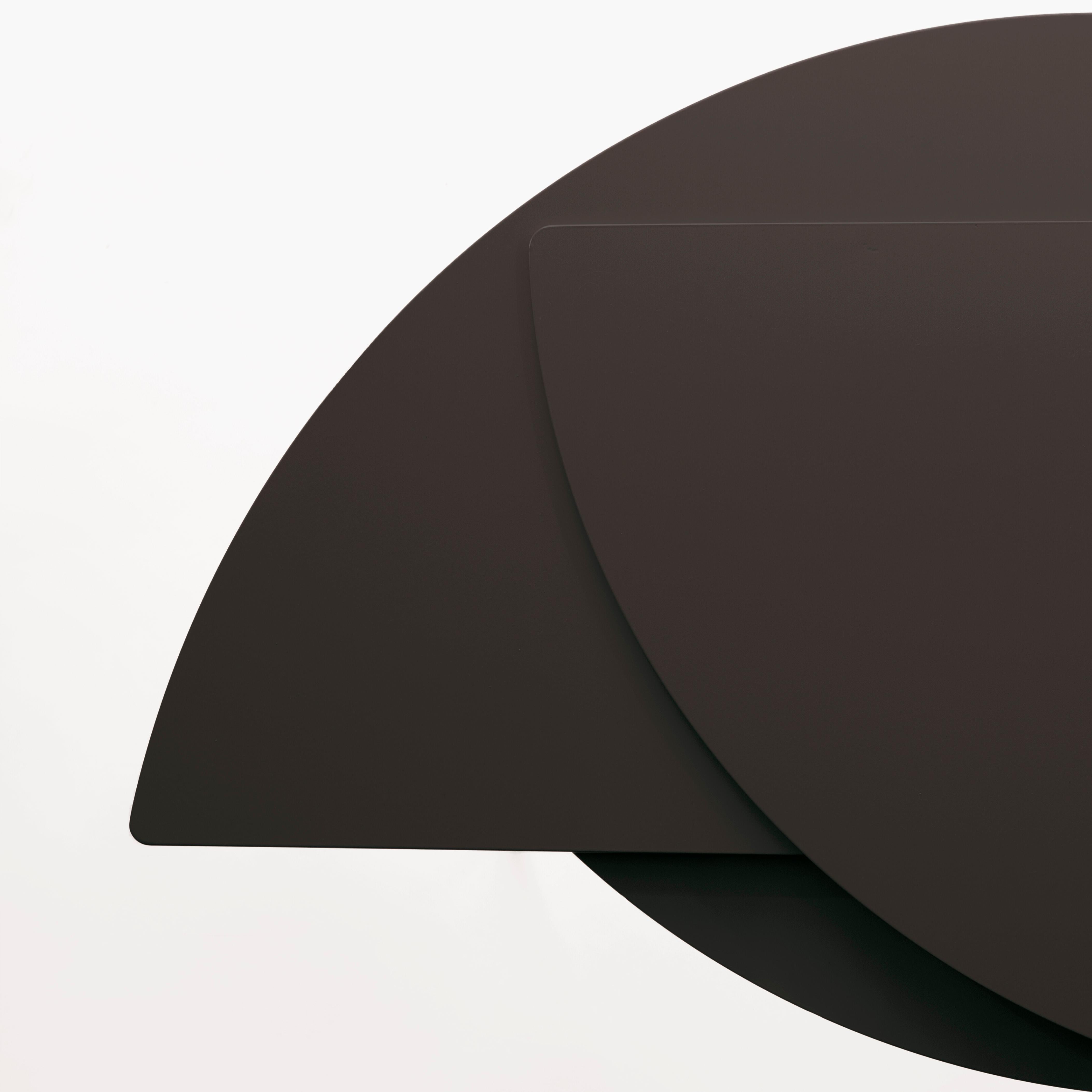 XXIe siècle et contemporain Alhena table d'appoint à rallonge extensible minimaliste contemporaine en acier noir en édition limitée en vente