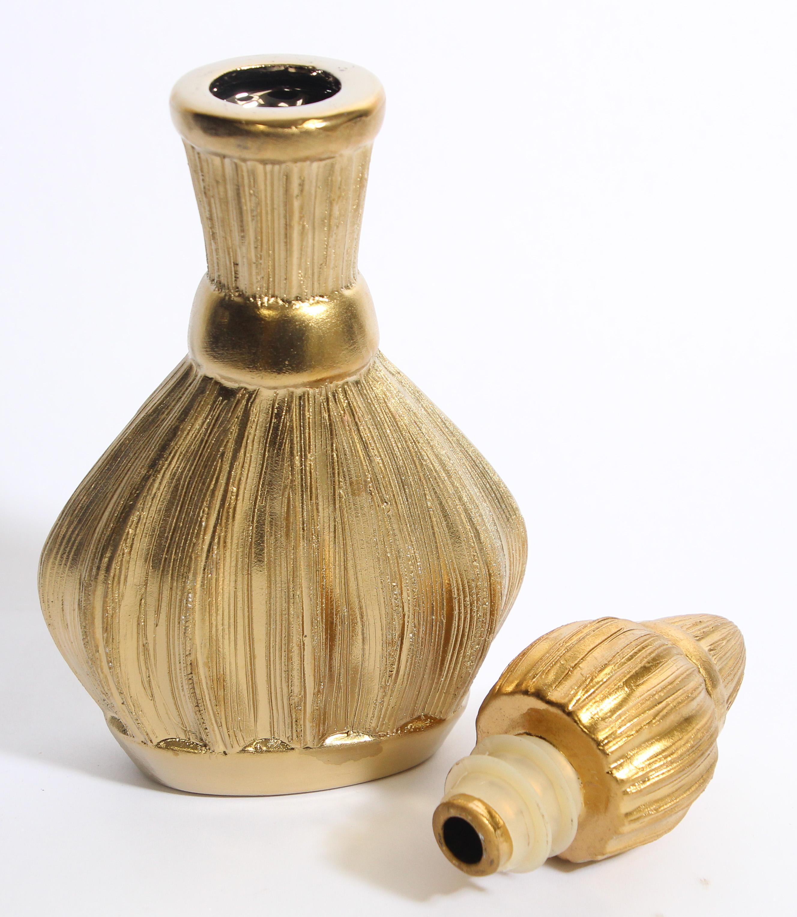 Dekorative maurische böhmische Deko-Flask aus vergoldetem Porzellan mit Deckel (Maurisch) im Angebot