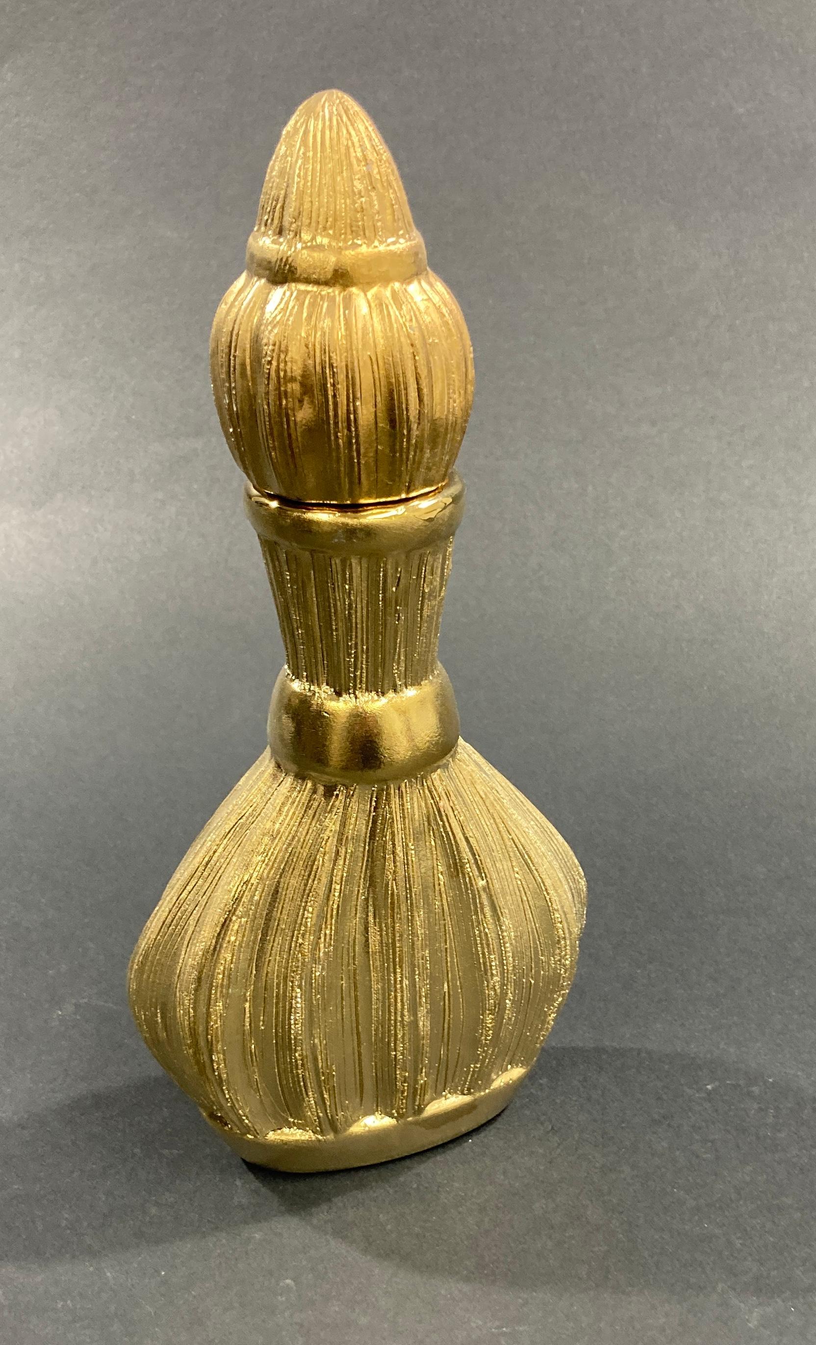 Dekorative maurische böhmische Deko-Flask aus vergoldetem Porzellan mit Deckel (20. Jahrhundert) im Angebot