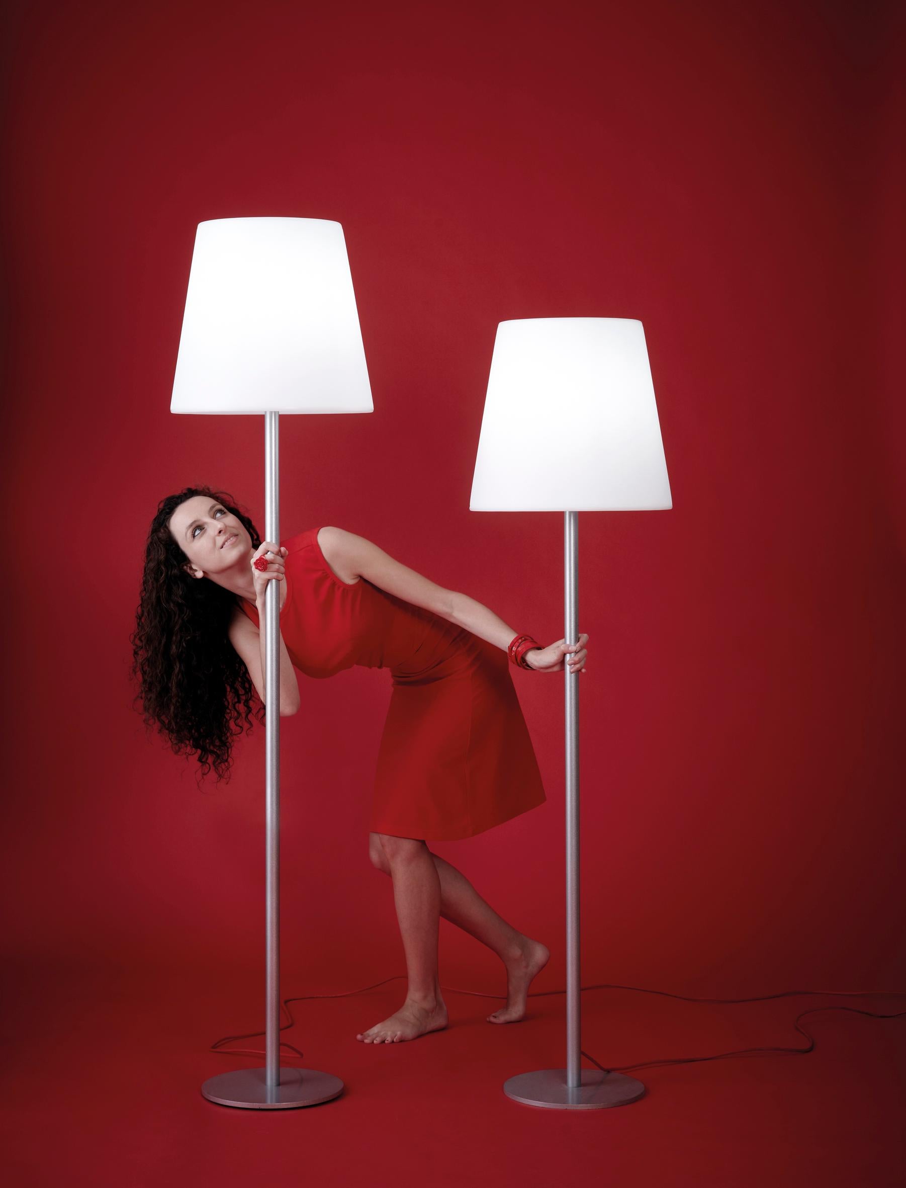 Petit lampadaire Ali Baba en acier par SLIDE Studio Neuf - En vente à Geneve, CH