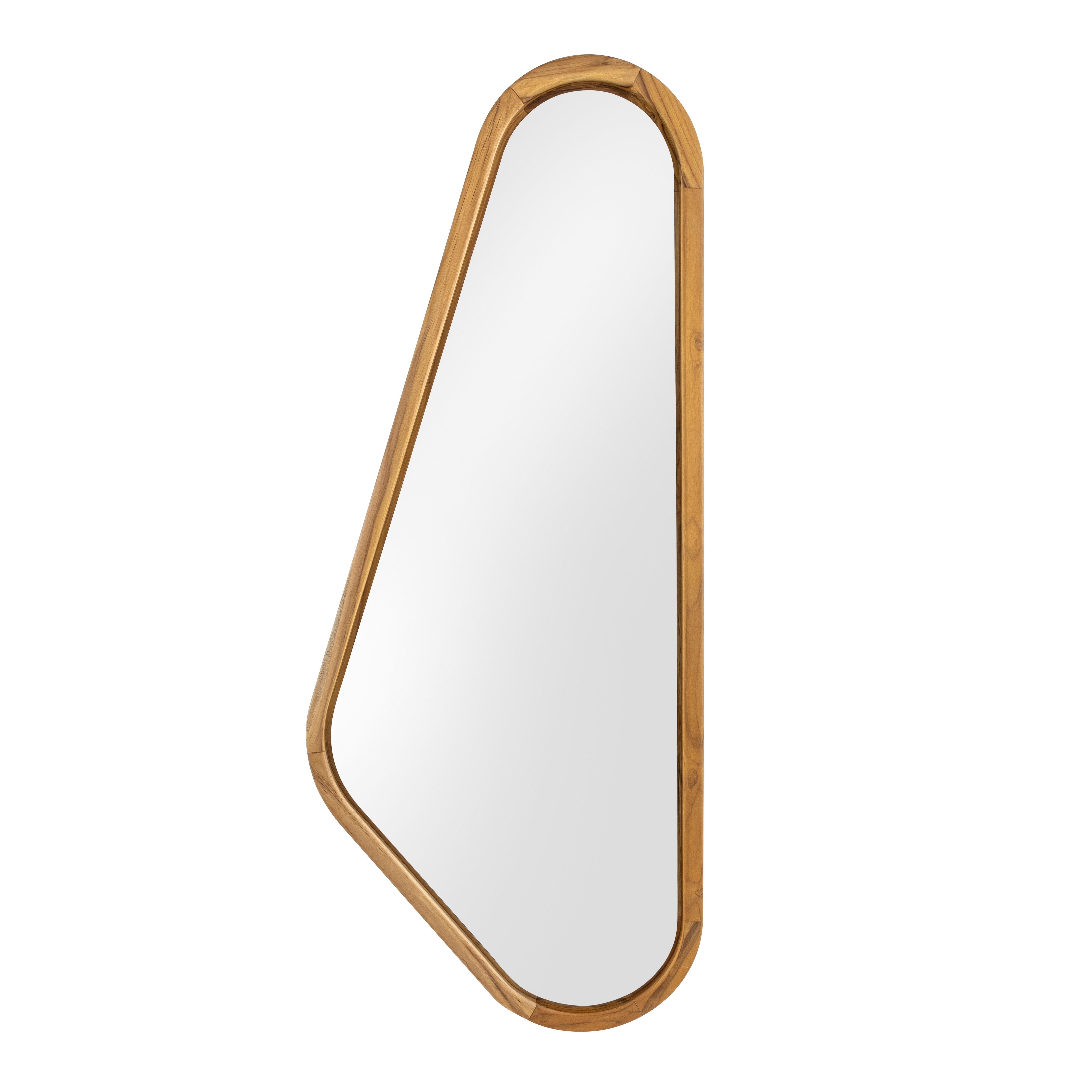 Avec un design léger et raffiné, le miroir Design/One incorpore une touche naturelle dans n'importe quelle zone de la maison. Ali, qui signifie 