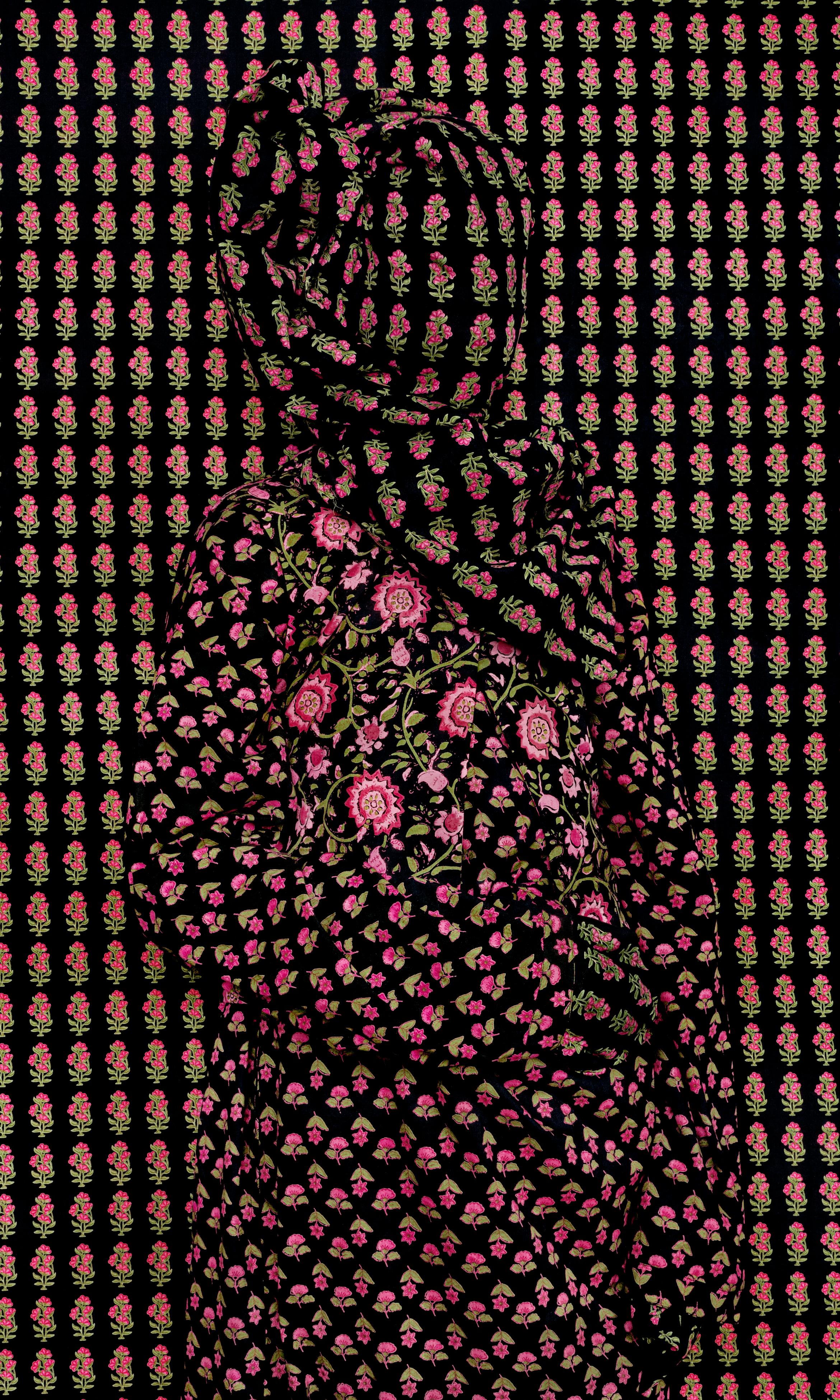 Dim – Photograph von Alia Ali