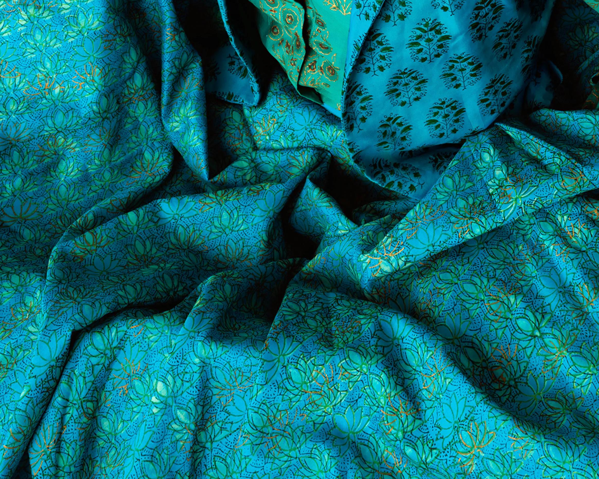 Lotuswolken – Photograph von Alia Ali