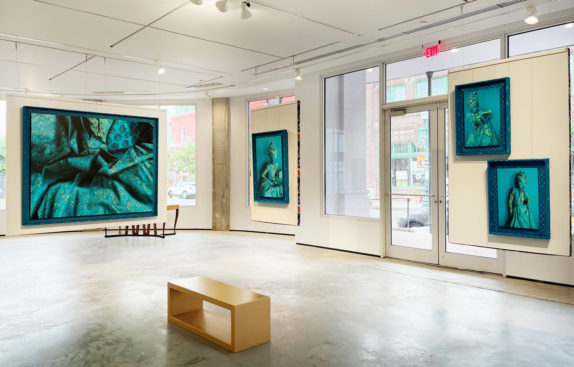 Clin d'œil - Contemporain Photograph par Alia Ali