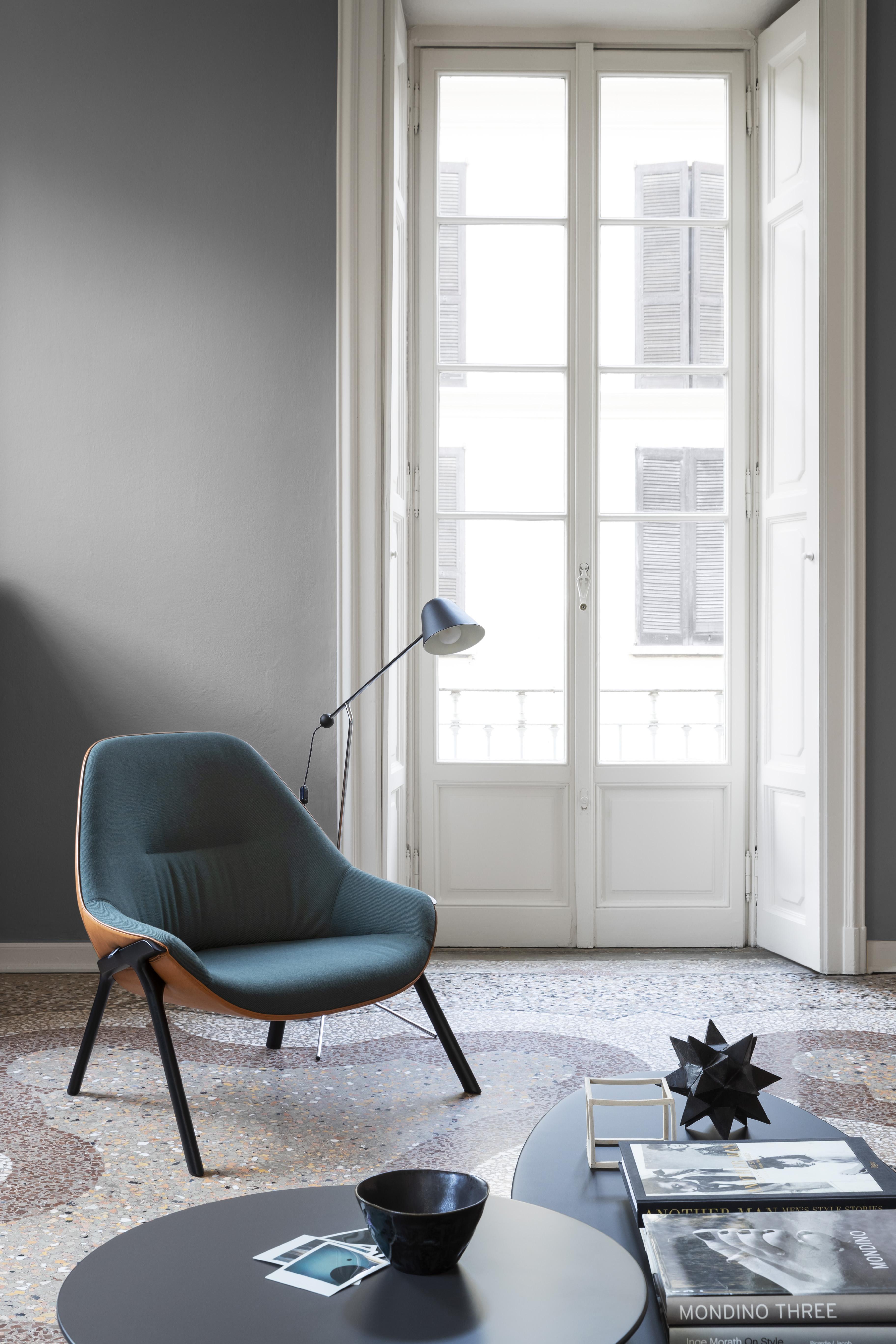 Contemporary Alias 038 Gran Kobi Essentiel Armchair with Grey Seat and Black Lacquered Frame For Sale