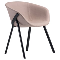 Alias 03A Chaise souple Kobi avec assise en tapisserie Brown et cadre laqué noir