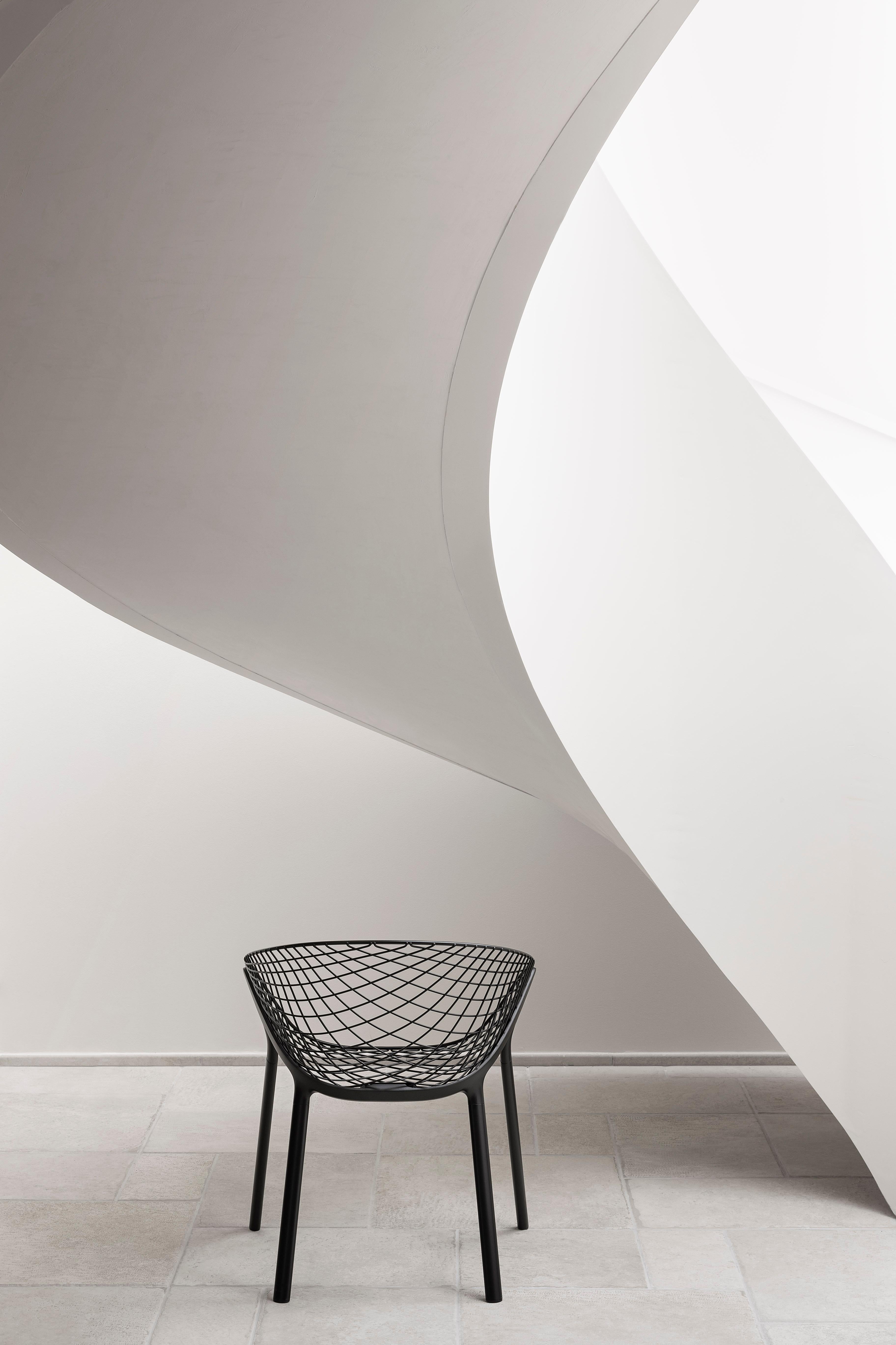 Alias 040 Kobi Chair with Medium Pad in Cream & White Lacquered Aluminum Frame For Sale 1