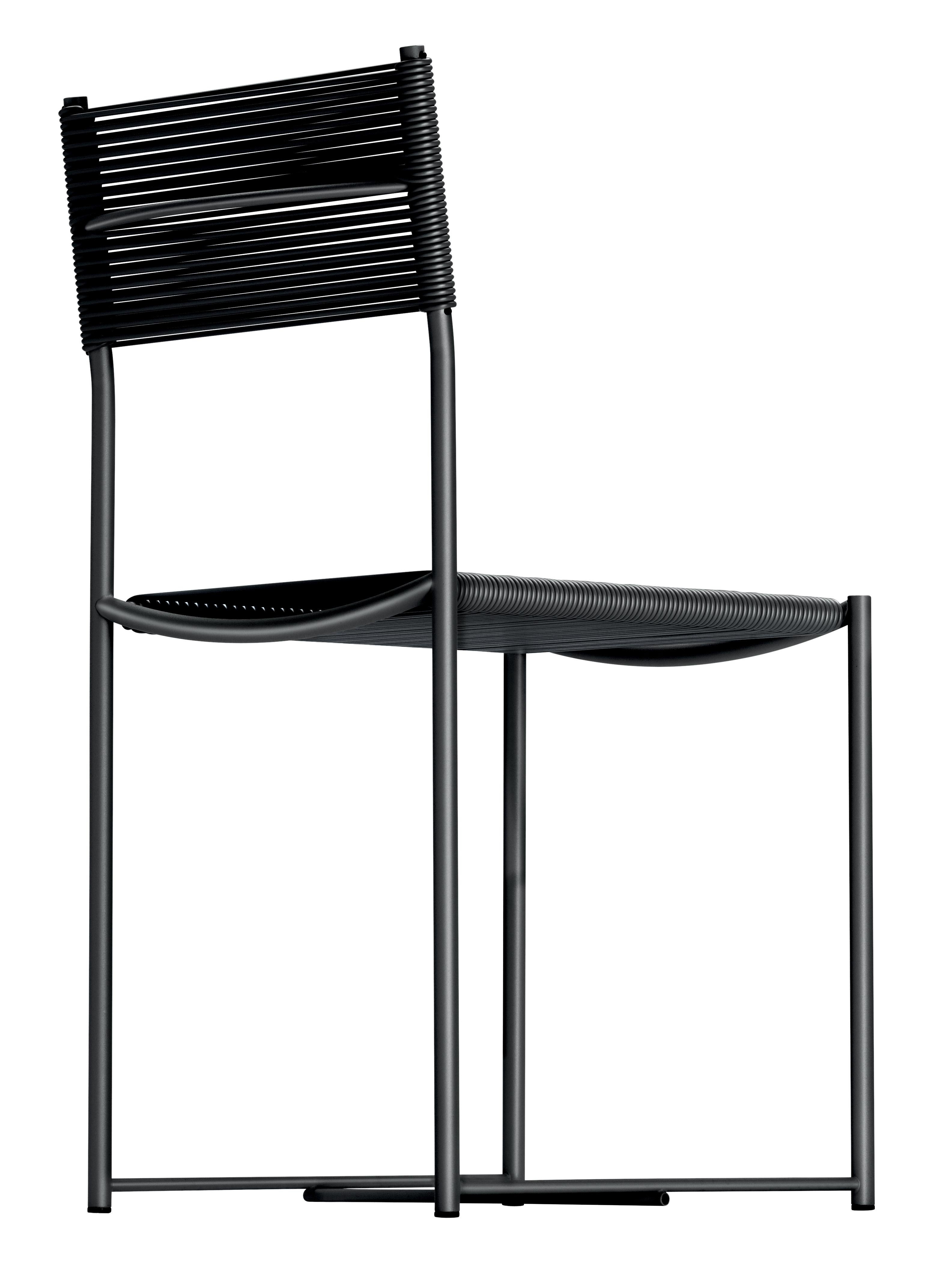 Alias 101 Spaghetti Chair mit Sitz aus schwarzem PVC und Gestell aus schwarz lackiertem Stahl by Giandomenico Belotti

Stuhl mit Struktur aus verchromtem oder lackiertem Stahl, Sitz und Rückenlehne aus PVC.

(1922-2004) Nach seinem