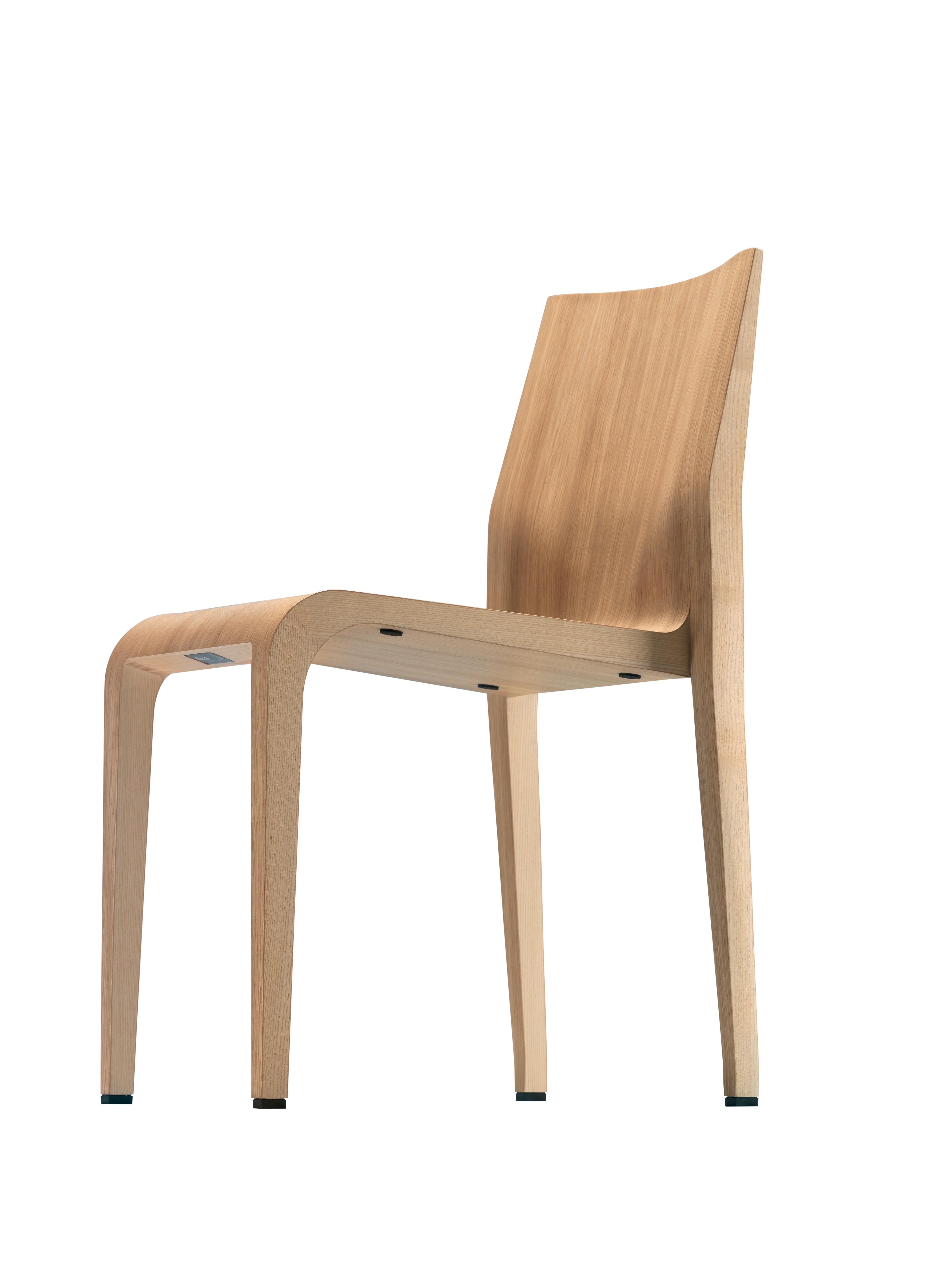 Alias 301 Laleggera Chair in Natural Oak Wood by Riccardo Blumer

Stacking chair with structure in solid maple or ash. Maple veneer or oak veneer. Internal support in injected polyurethane foam. Finish in transparent laquage or in colored stains.