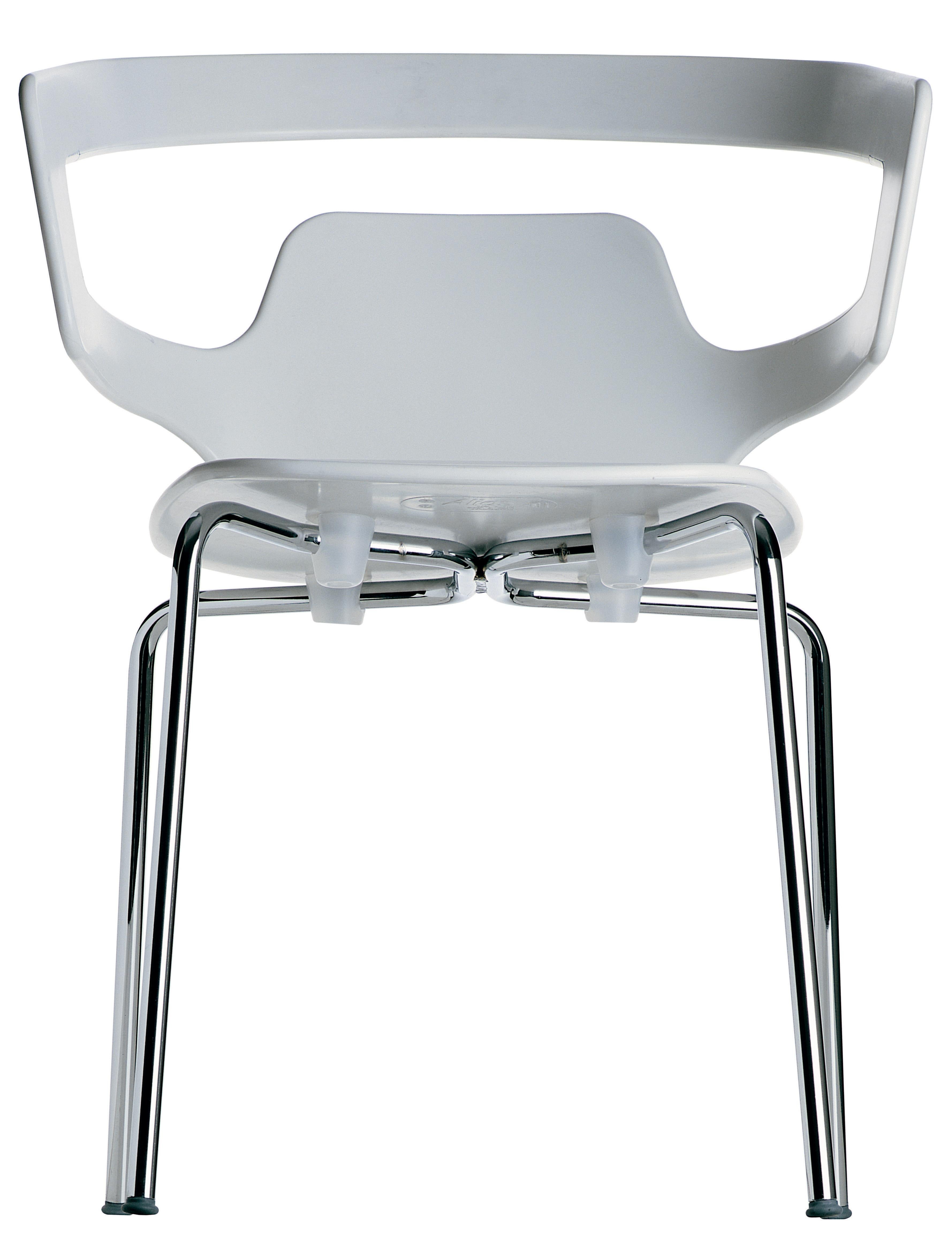 Alias 500 Segesta Chair in White Seat and Chromed Steel Frame by Alfredo Häberli

Stacking chair with arms with structure in lacquered or chromed steel; seat and back in solid plastic material.

Born in Buenos Aires in 1964, he moved to Zurich