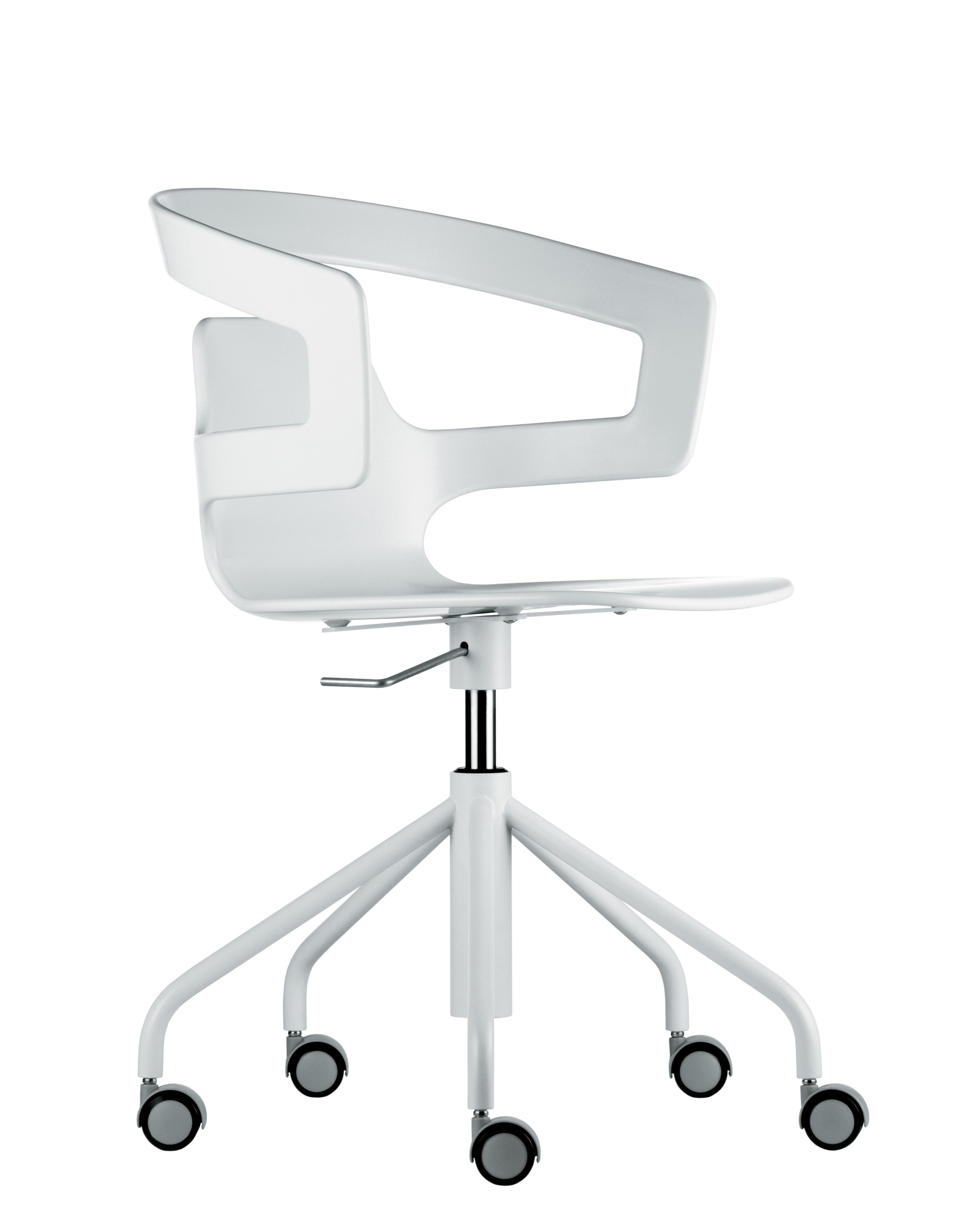 Alias 508 Segesta Studio Chair in White Lacquered Steel Frame by Alfredo Häberli

Height adjustable chair with arms on soft (or hard ***) castors, with 5-star swivel base in lacquered steel; seat and back in solid plastic material.***Â on