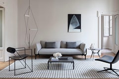 Chaise Seconda d'Alina 602 avec accoudoirs en acier noir, assise et cadre laqué