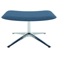Pouf Alias 799 mince en assise rembourrée bleue avec cadre en aluminium poli