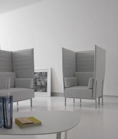Alias 866 Eleven Divano a un posto con schienale alto e tavolo con struttura laccata