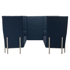 Alias 867 Canapé à haut dossier Privacy 2 Seater en bleu avec table Atlas en sable